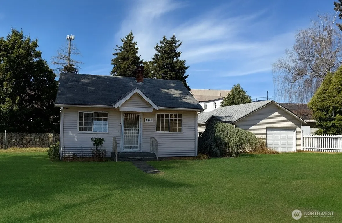 Property photo for 321 Lafayette Street S, Tacoma