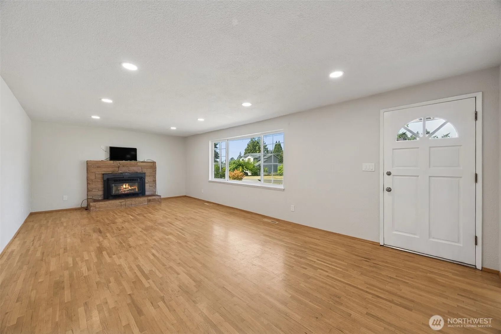 Property photo for 130 115th Street E, Tacoma photo 3