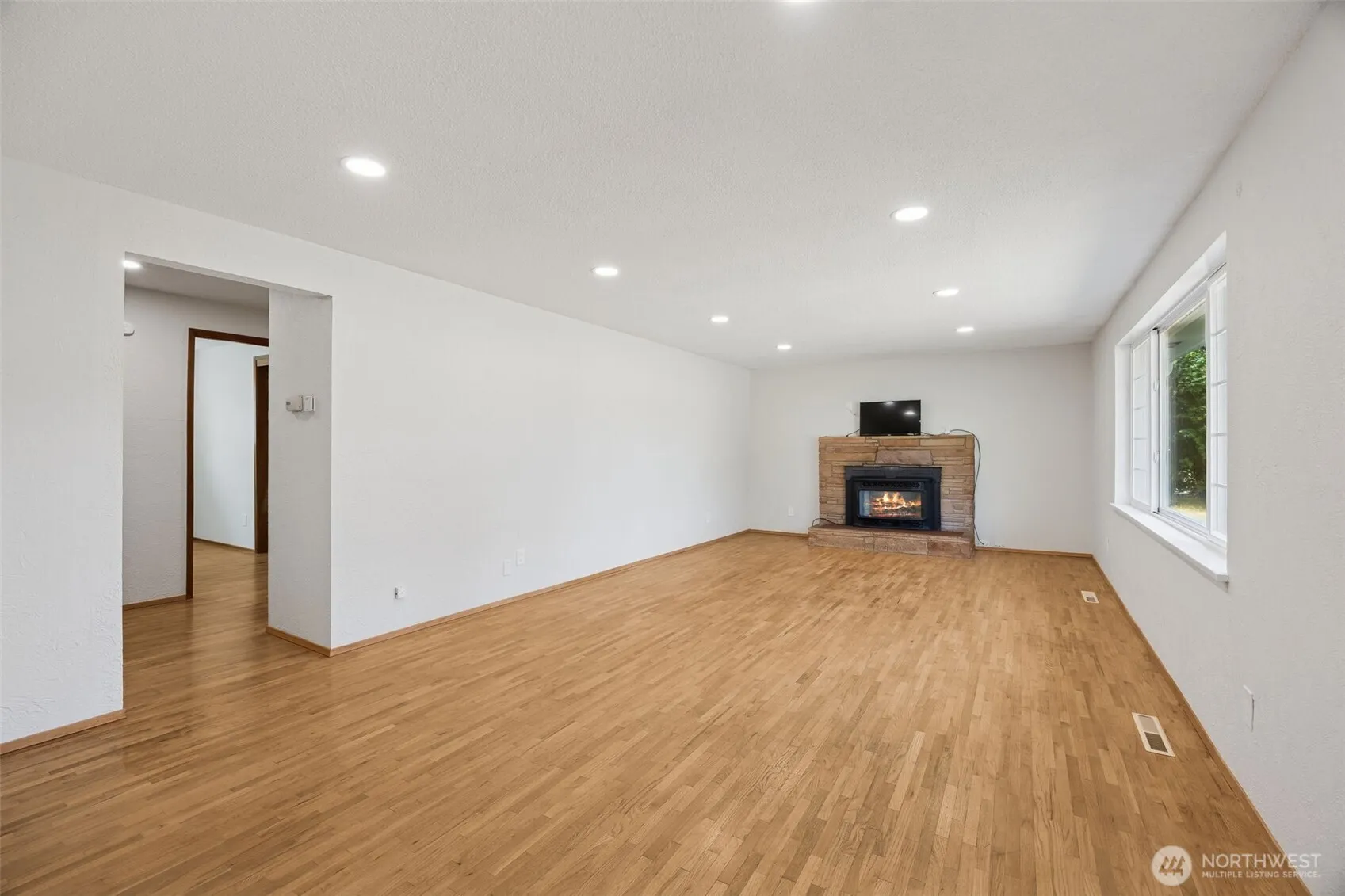 Property photo for 130 115th Street E, Tacoma photo 2