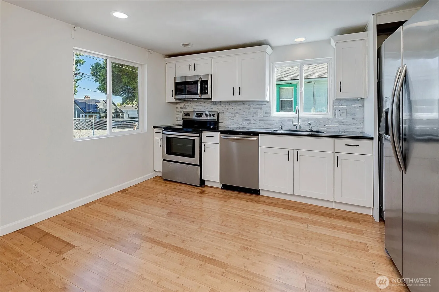 Property photo for 6411 28th Avenue S, Seattle photo 4