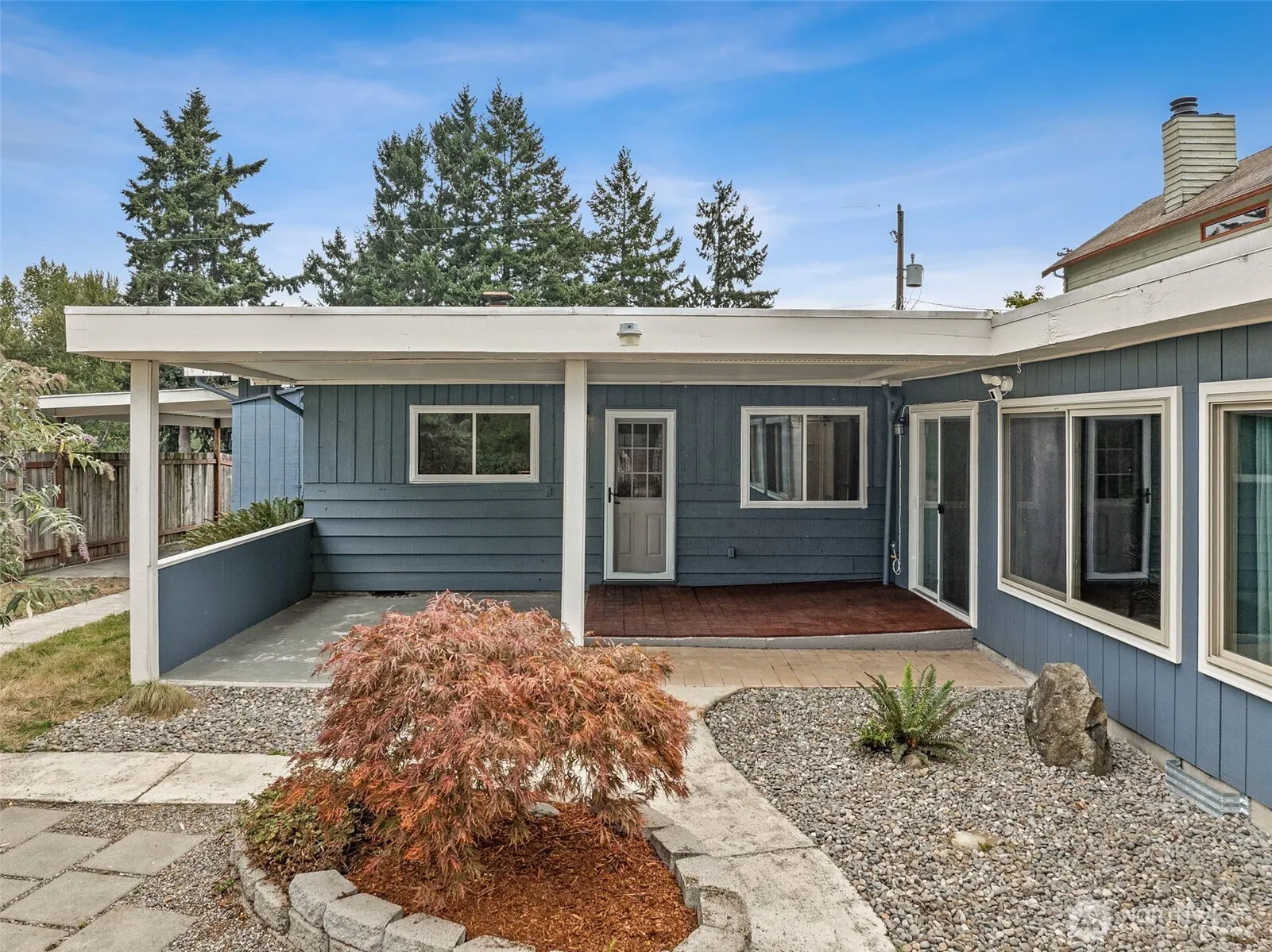 Property photo for 10705 11th Avenue Sw, Seattle photo 2