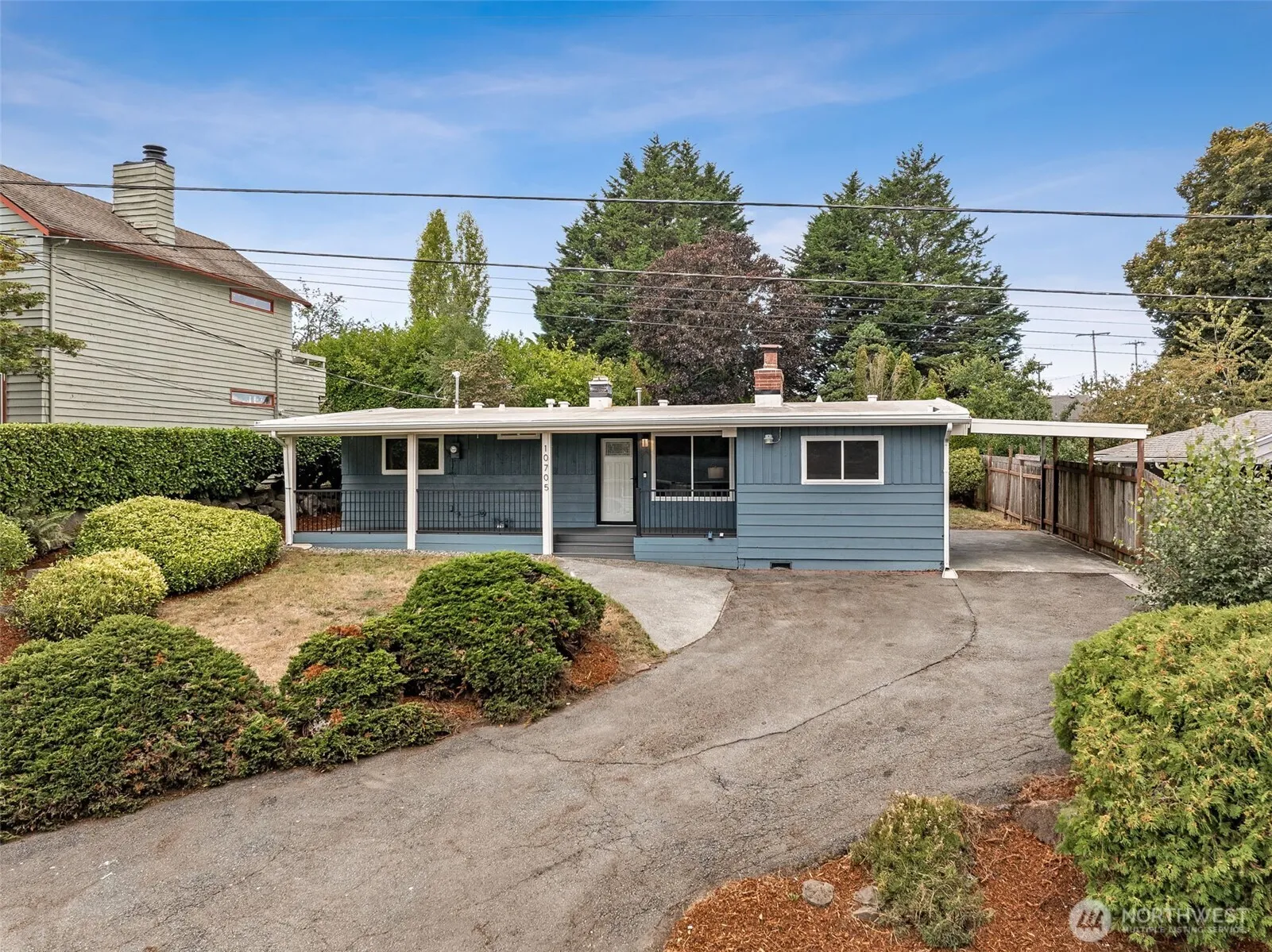 Property photo for 10705 11th Avenue Sw, Seattle