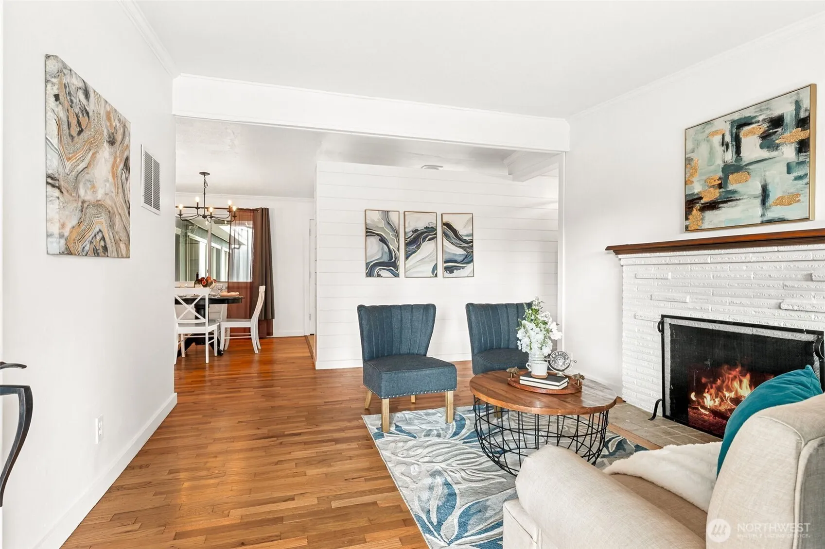Property photo for 10705 11th Avenue Sw, Seattle photo 4