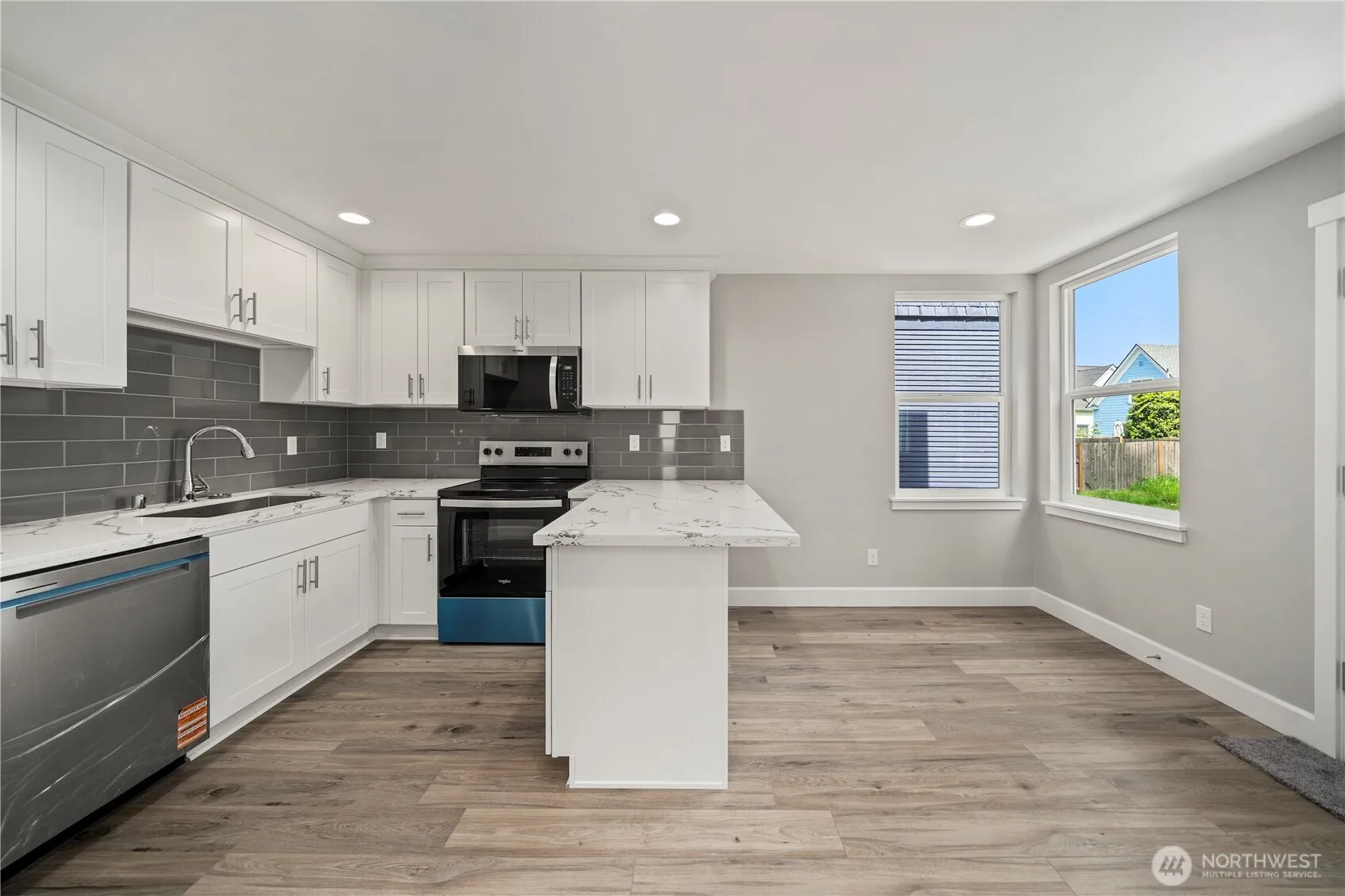 Property photo for 933 S Sprague Avenue, Tacoma photo 5