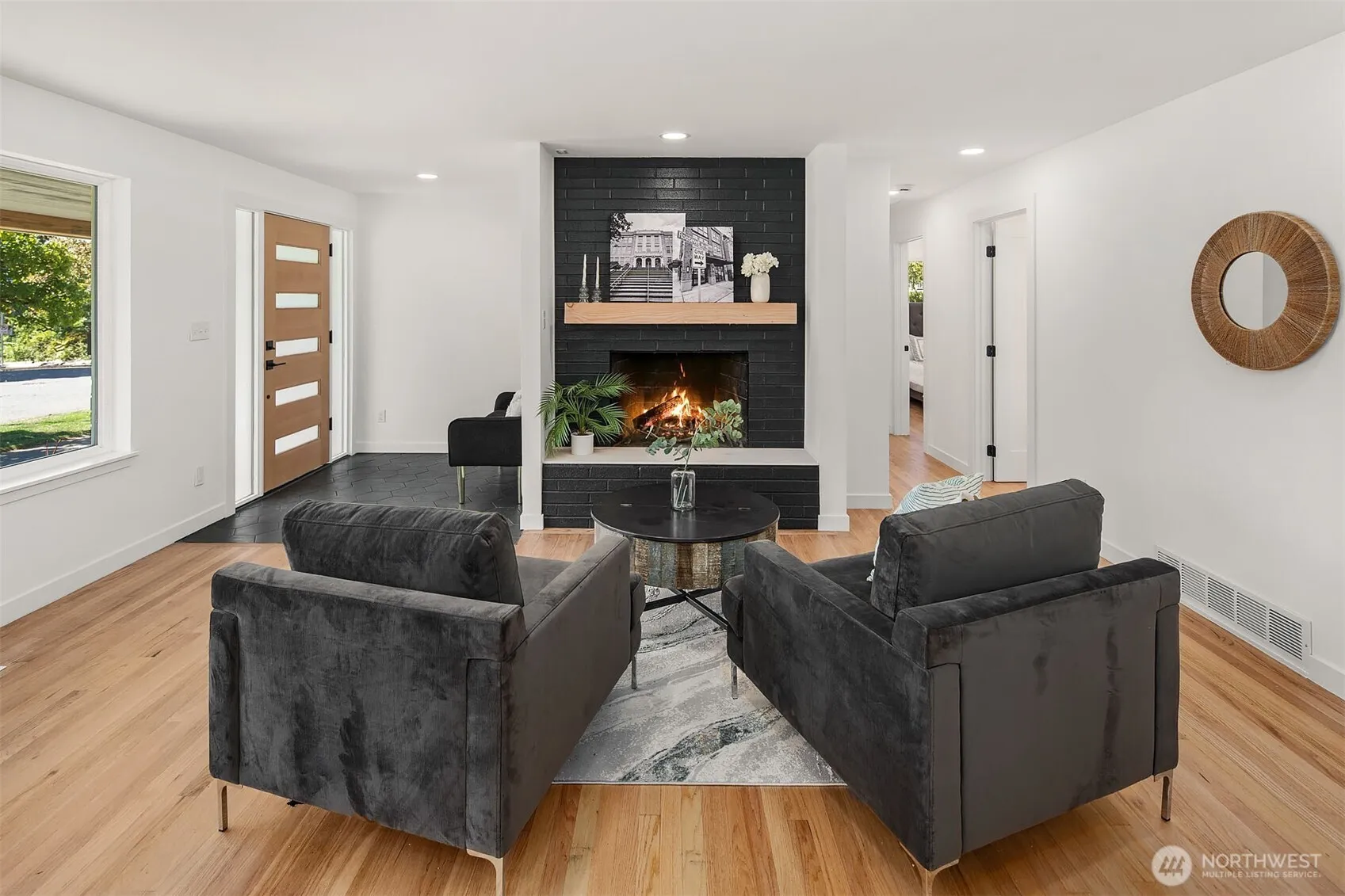 Property photo for 1704 Ne 68th Street, Seattle photo 4