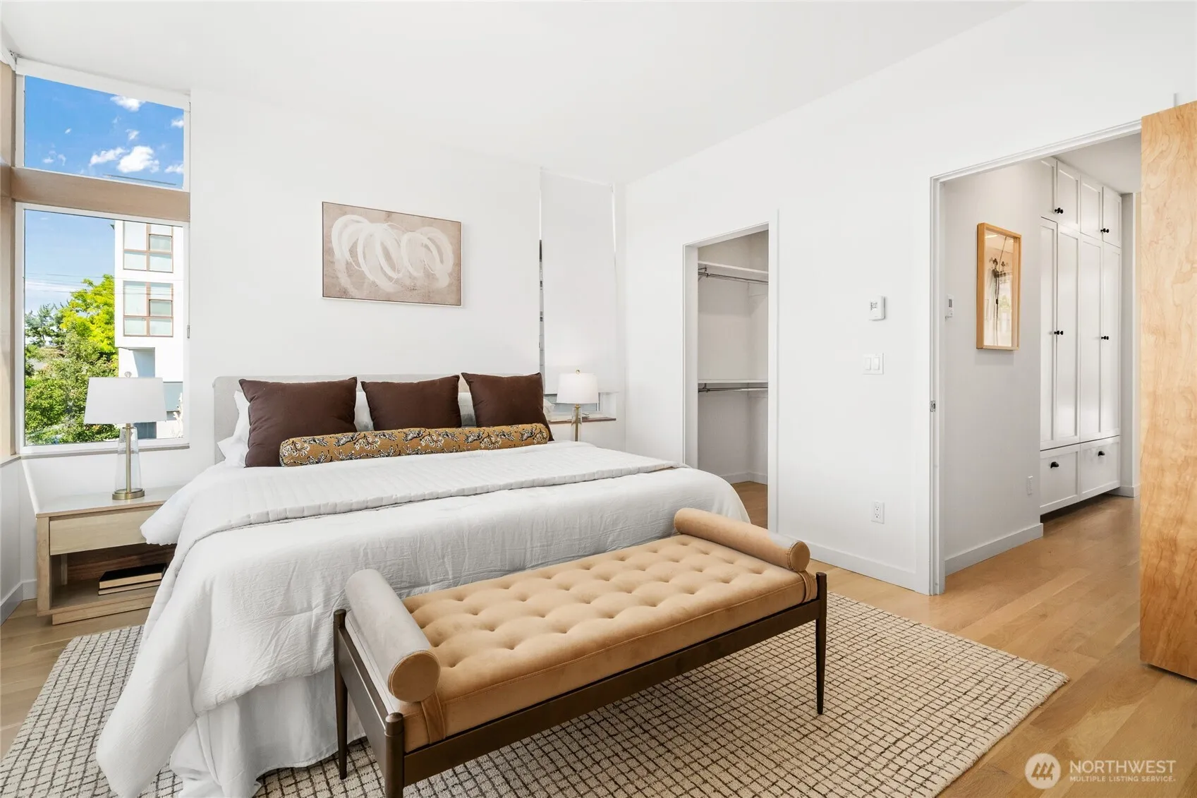 Property photo for 2357 Yale Avenue E #b, Seattle photo 4