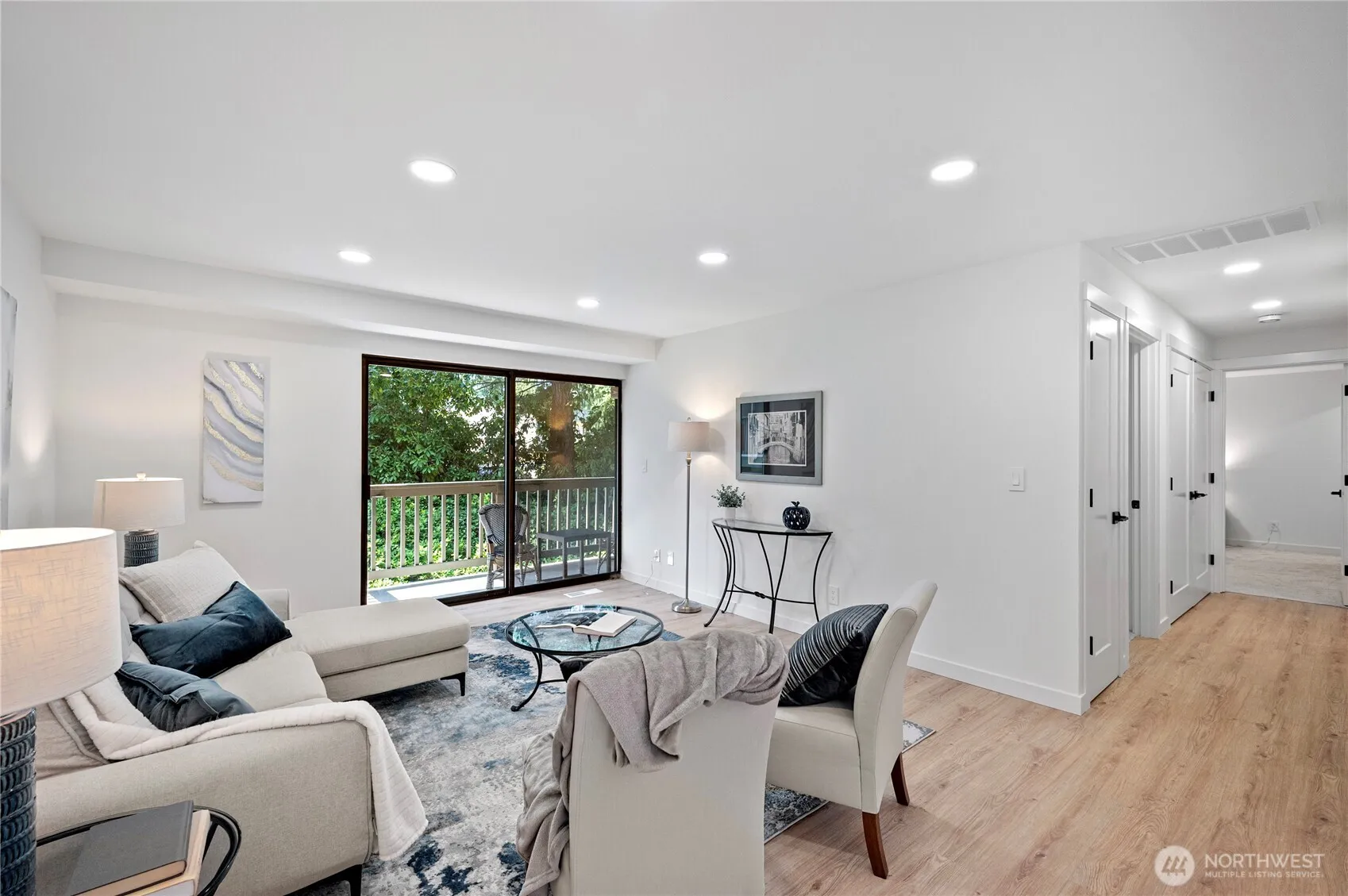 Property photo for 1415 154th Avenue Ne #4101, Bellevue photo 3