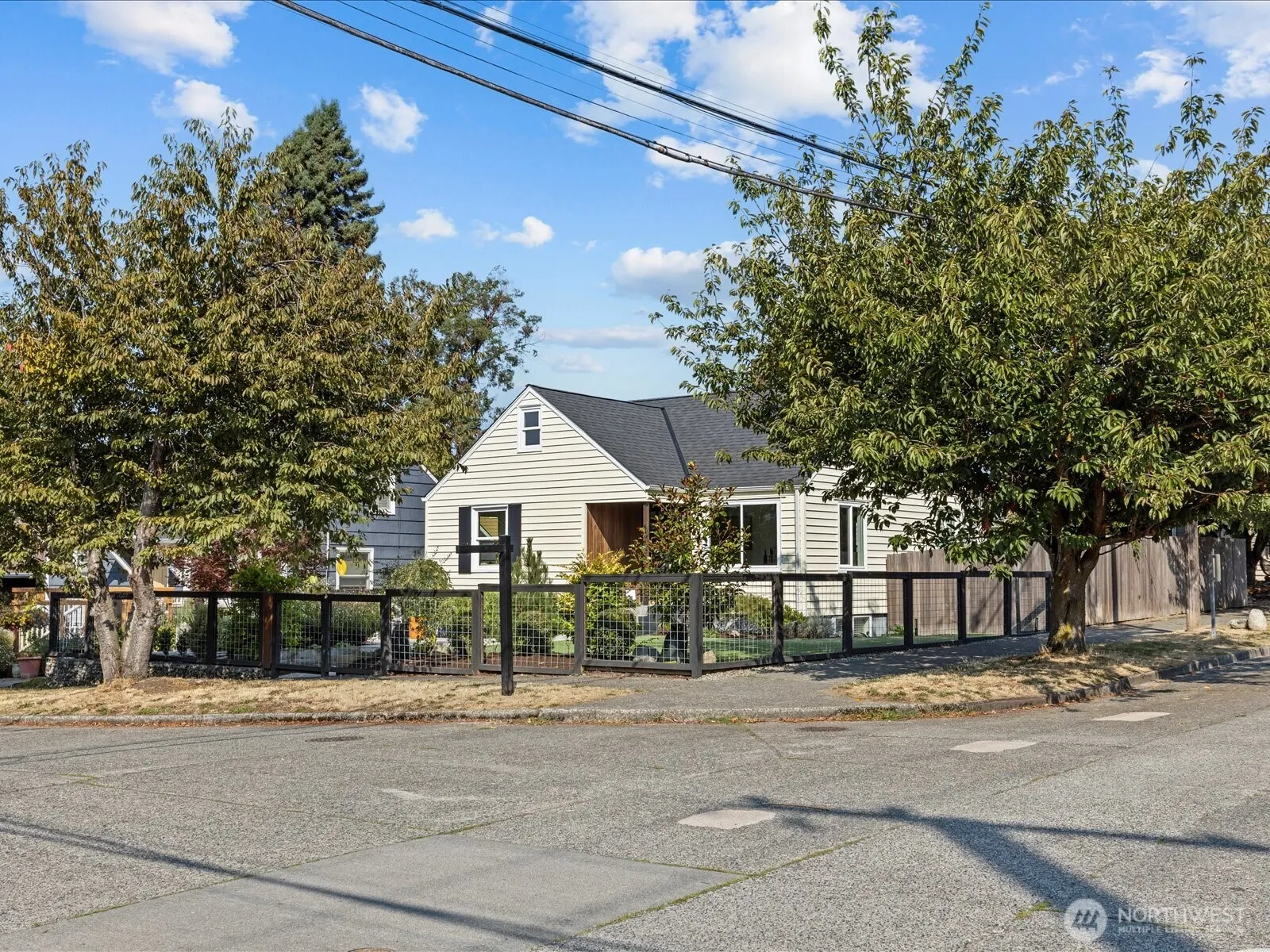 Property photo for 602 Nw 49th Street, Seattle