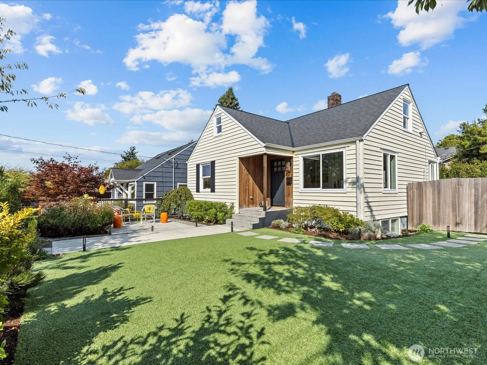 Property photo for 602 Nw 49th Street, Seattle photo 3