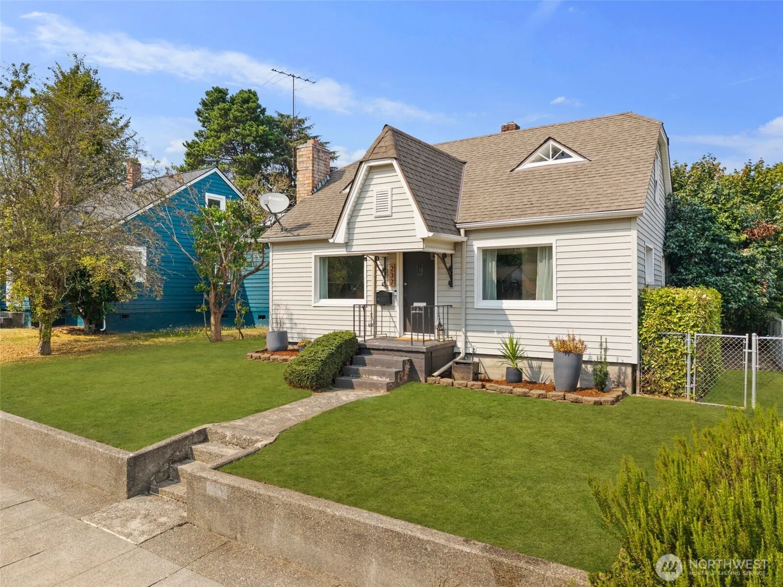 Property photo for 237 S 60th Street, Tacoma photo 3