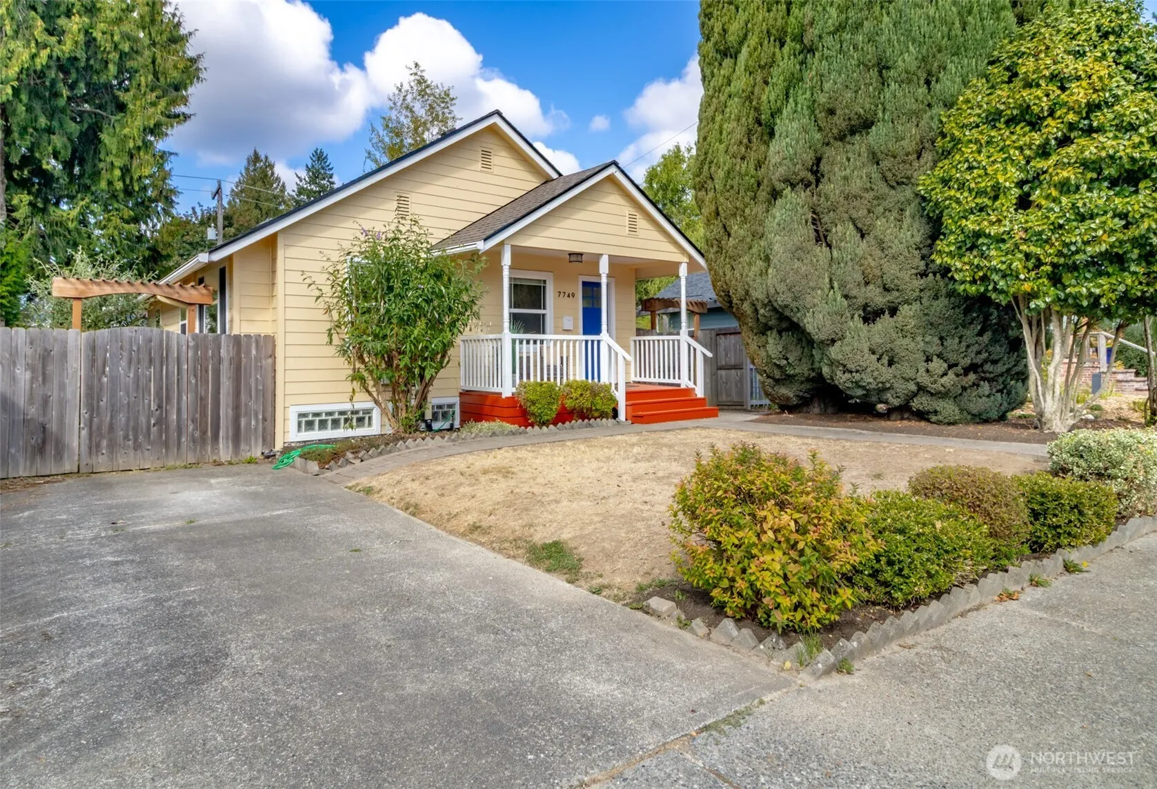 Property photo for 7749 17th Avenue Sw, Seattle photo 2