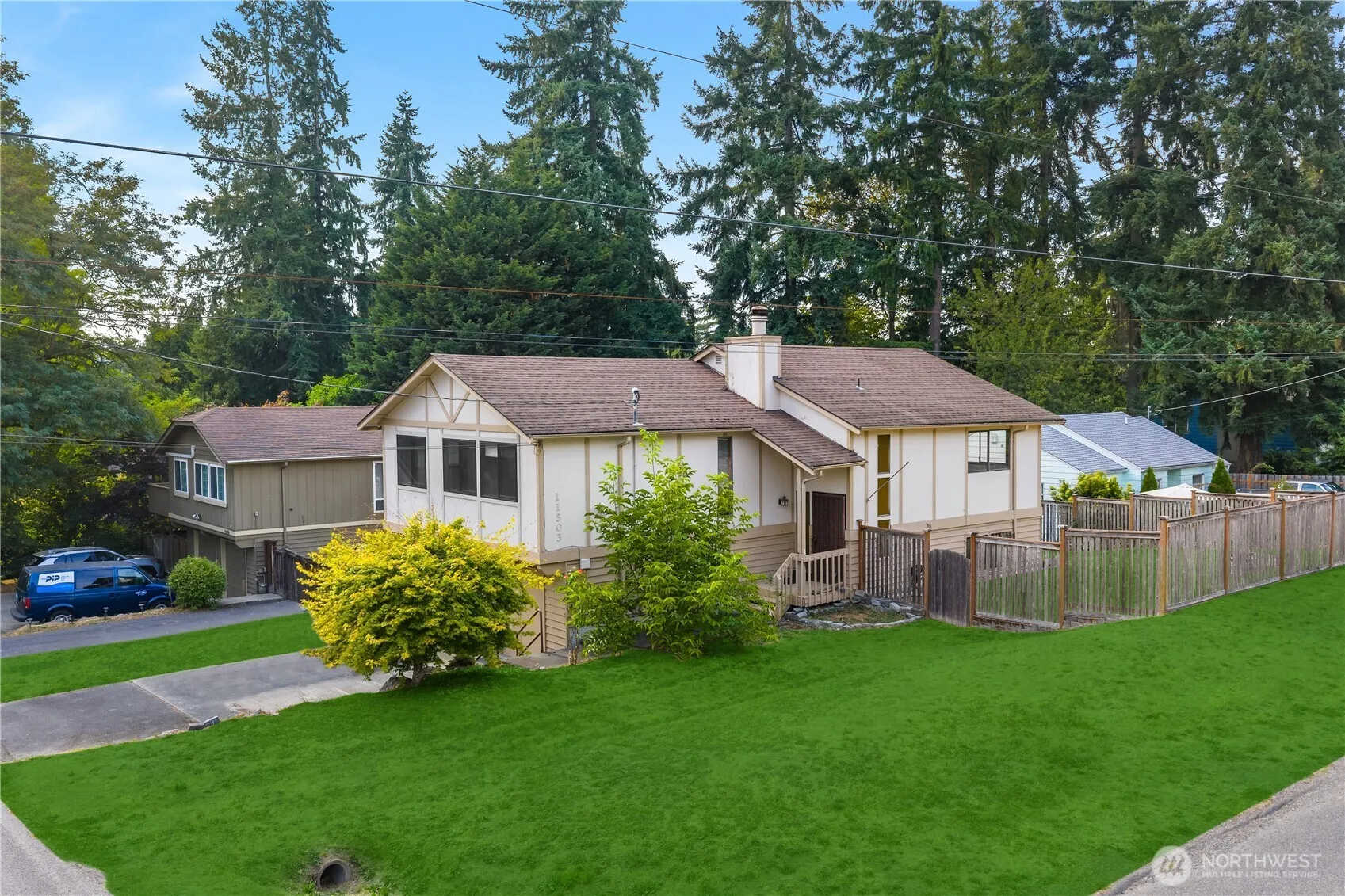 Property photo for 11503 Bartlett Avenue Ne, Seattle photo 2