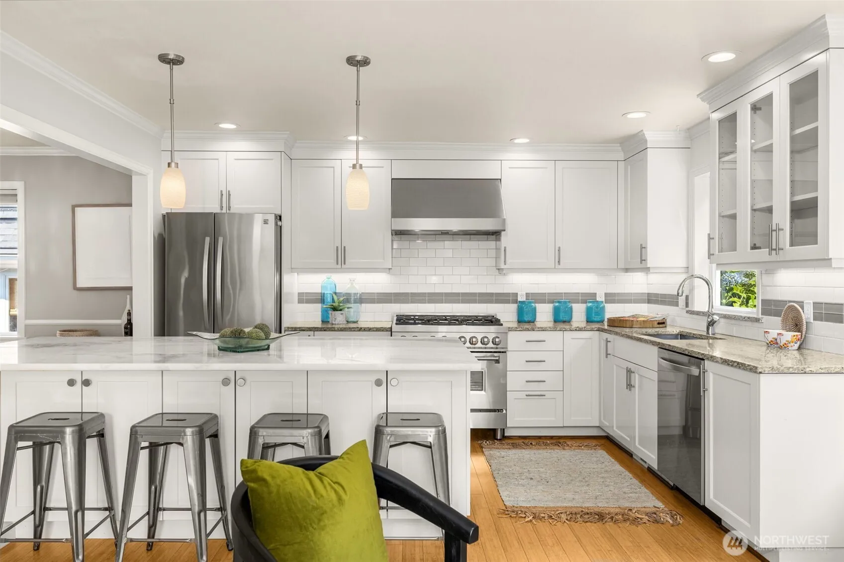 Property photo for 3222 39th Avenue Sw, Seattle photo 5