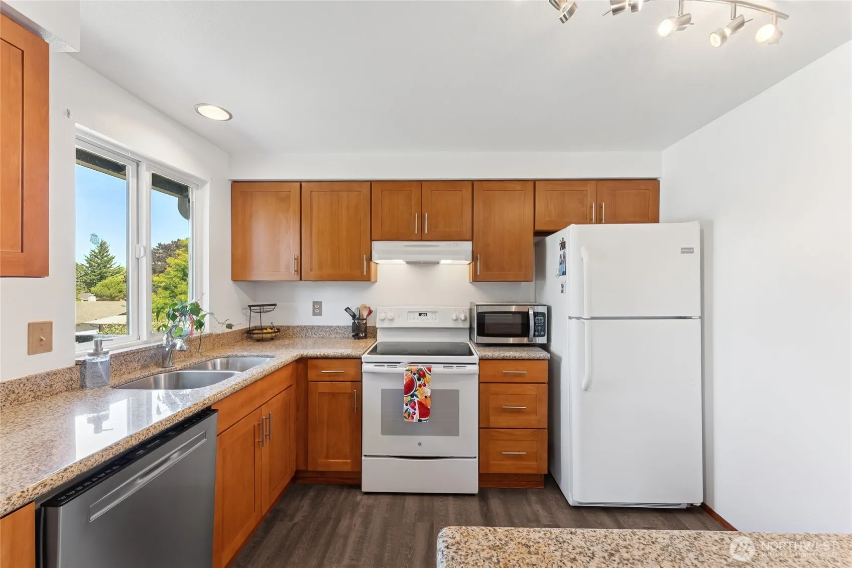 Property photo for 2402 Se 21st Street, Renton photo 4