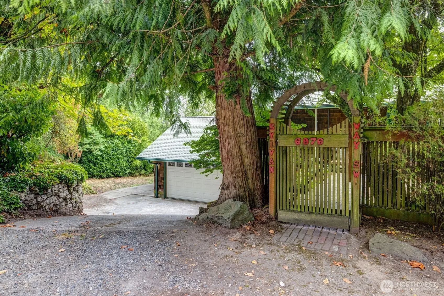 Property photo for 6976 Sylvan Way Sw, Seattle
