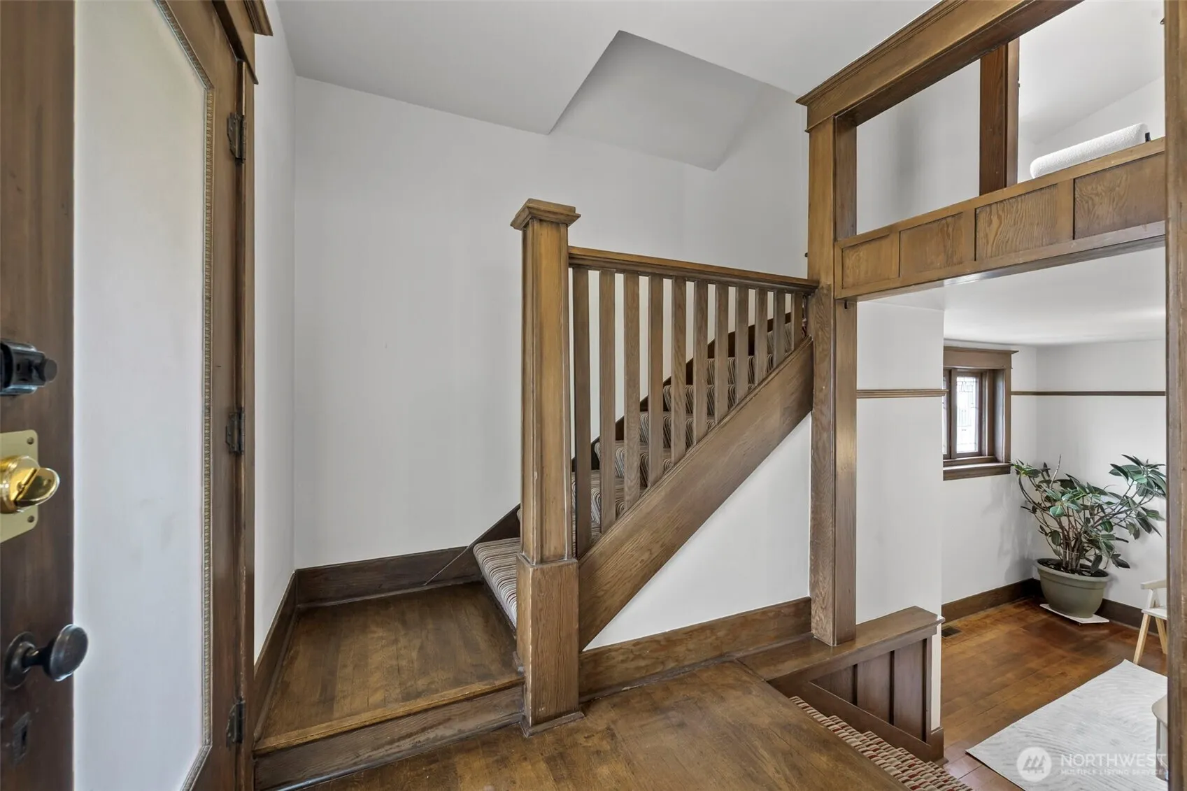 Property photo for 2923 E Harrison Street, Seattle photo 4