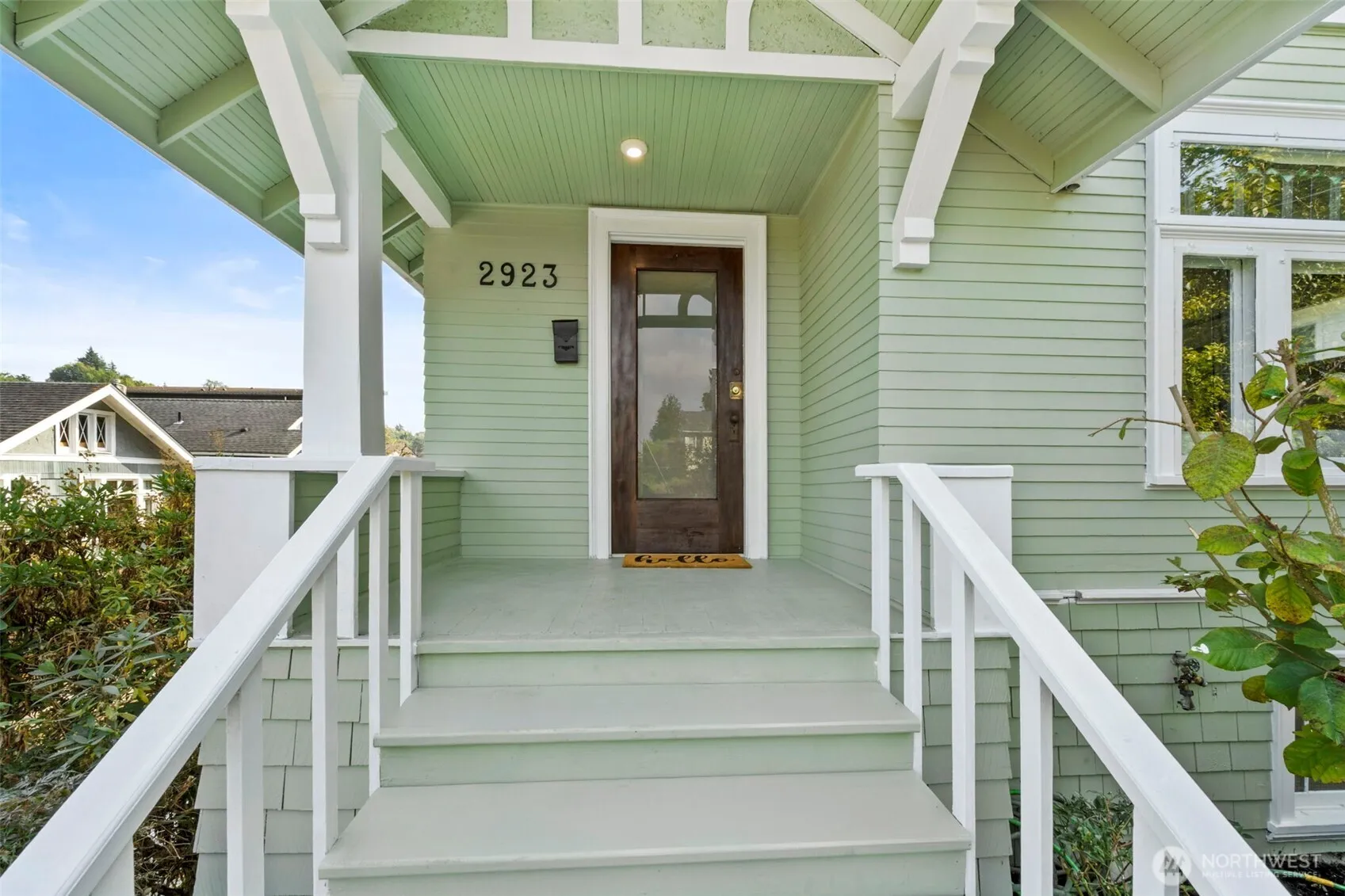 Property photo for 2923 E Harrison Street, Seattle photo 3