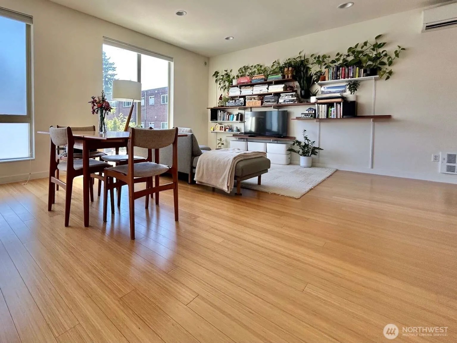 Property photo for 4852 40th Avenue Sw #b, Seattle photo 5