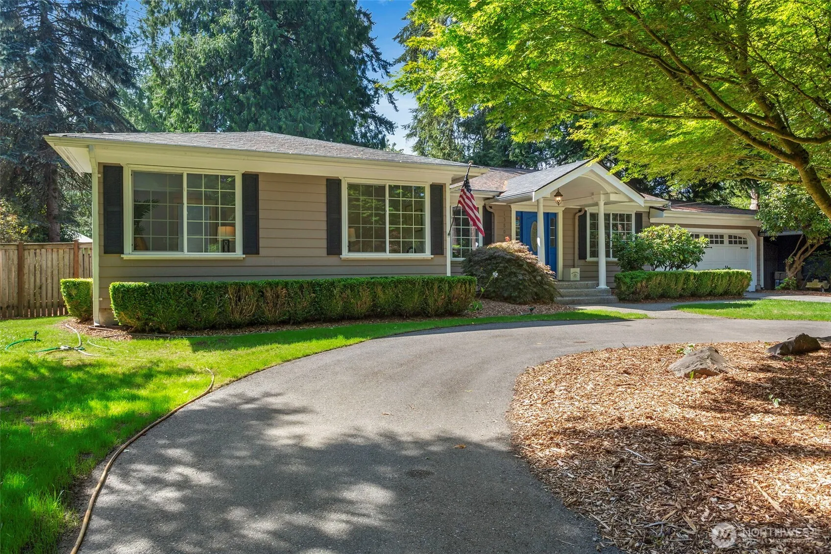 Property photo for 13805 W Lake Kathleen Drive Se, Renton photo 2