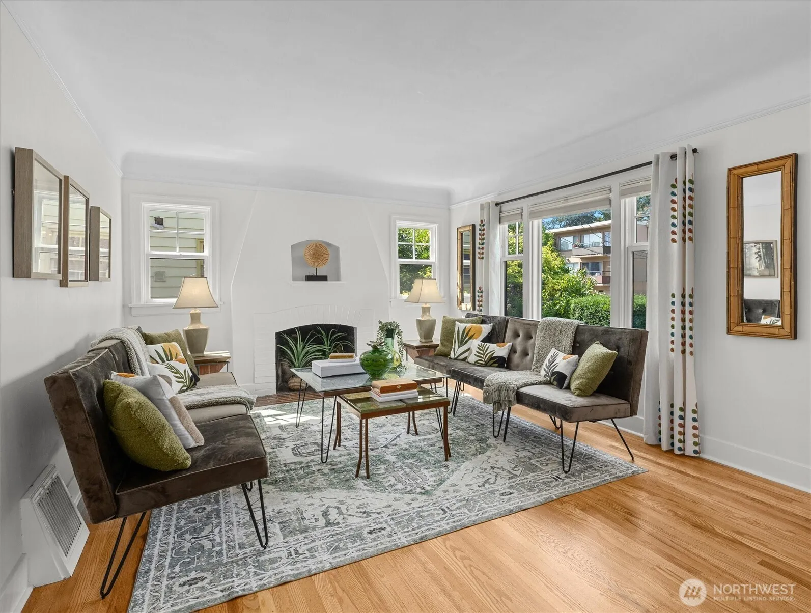 Property photo for 4216 50 Avenue S, Seattle photo 4