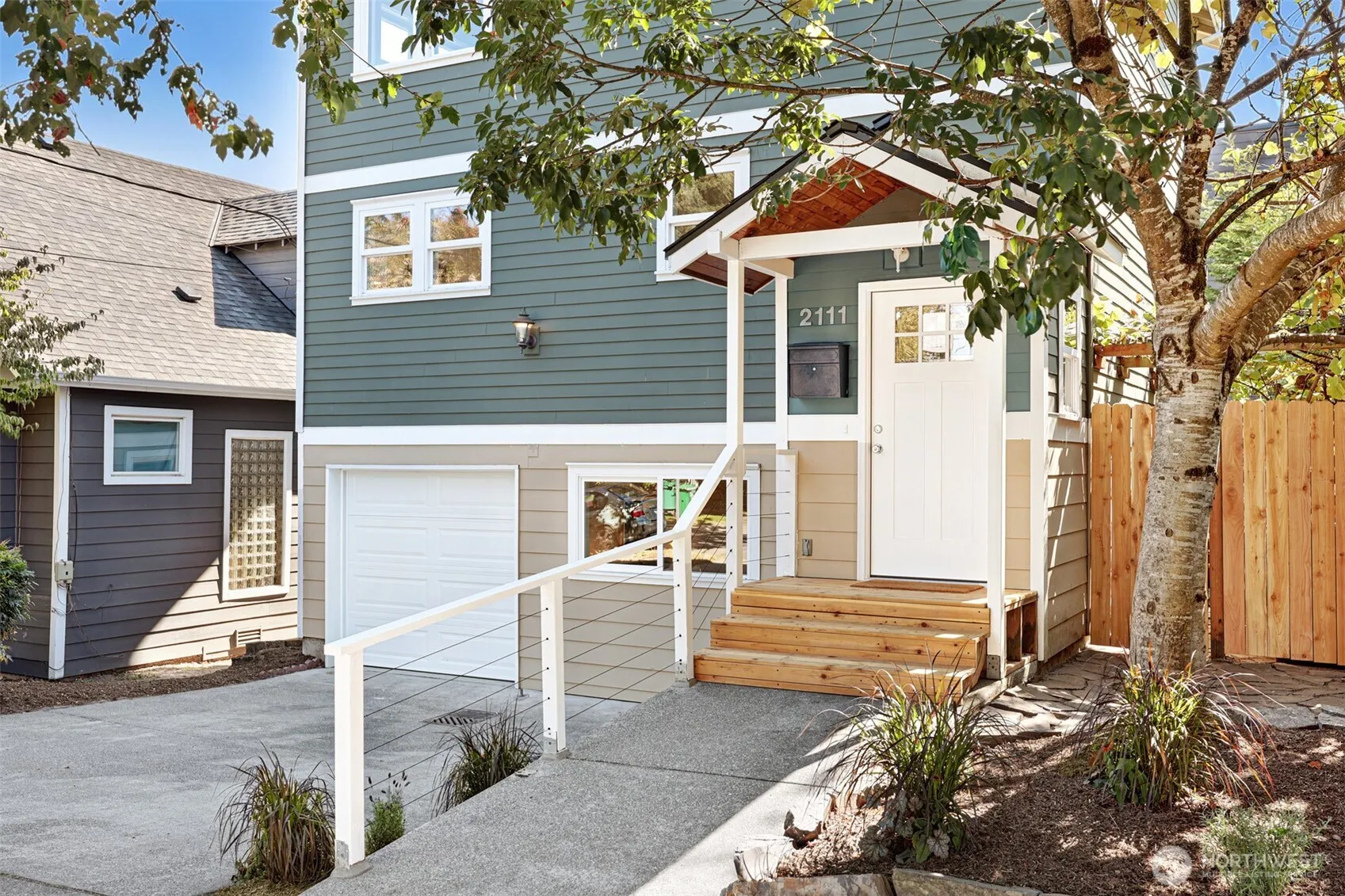 Property photo for 2111 E Pine Street, Seattle photo 2