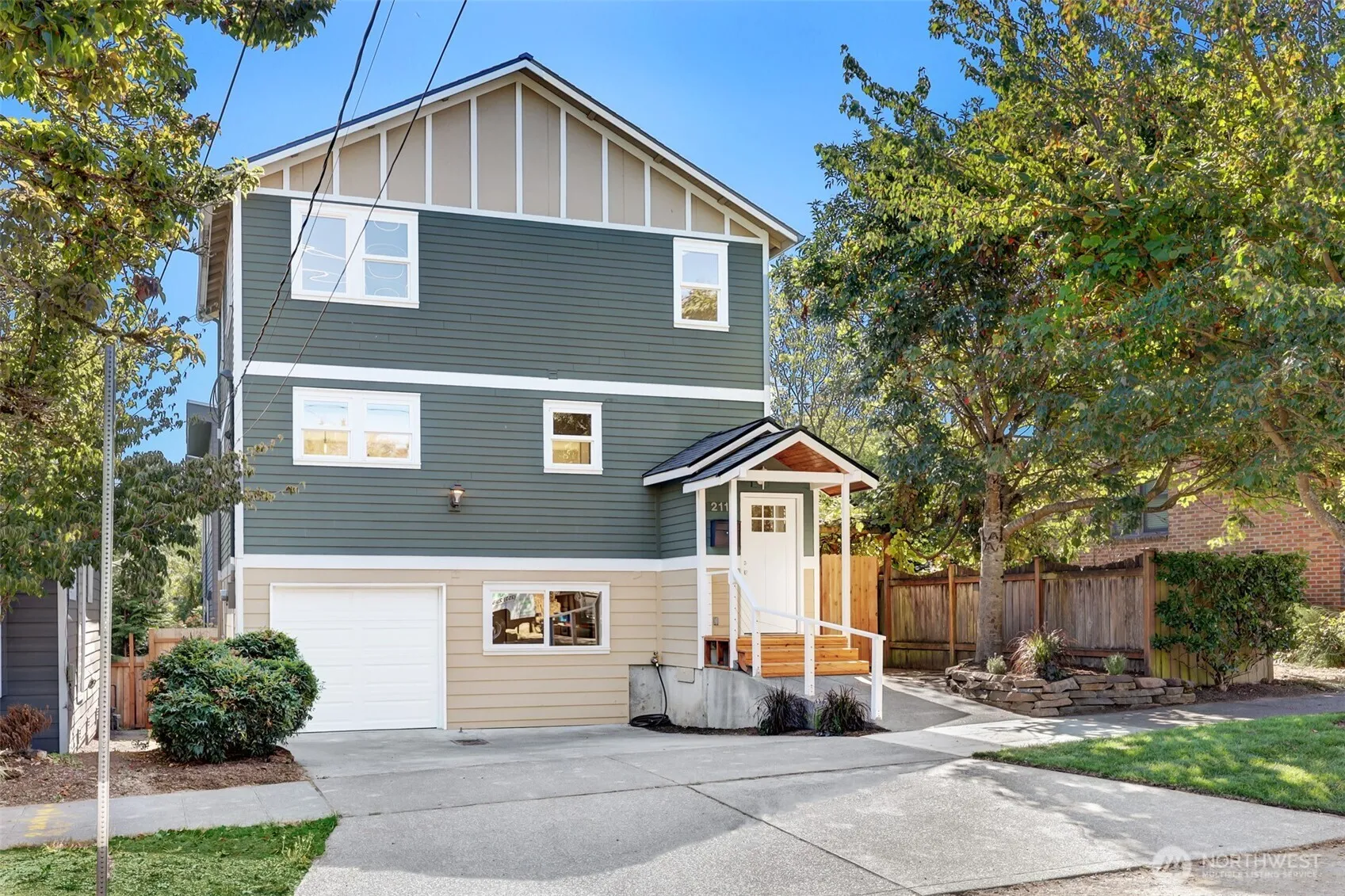 Property photo for 2111 E Pine Street, Seattle
