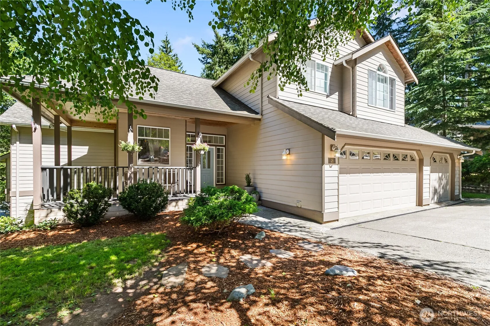 Property photo for 18 Sweetclover Circle, Bellingham photo 3