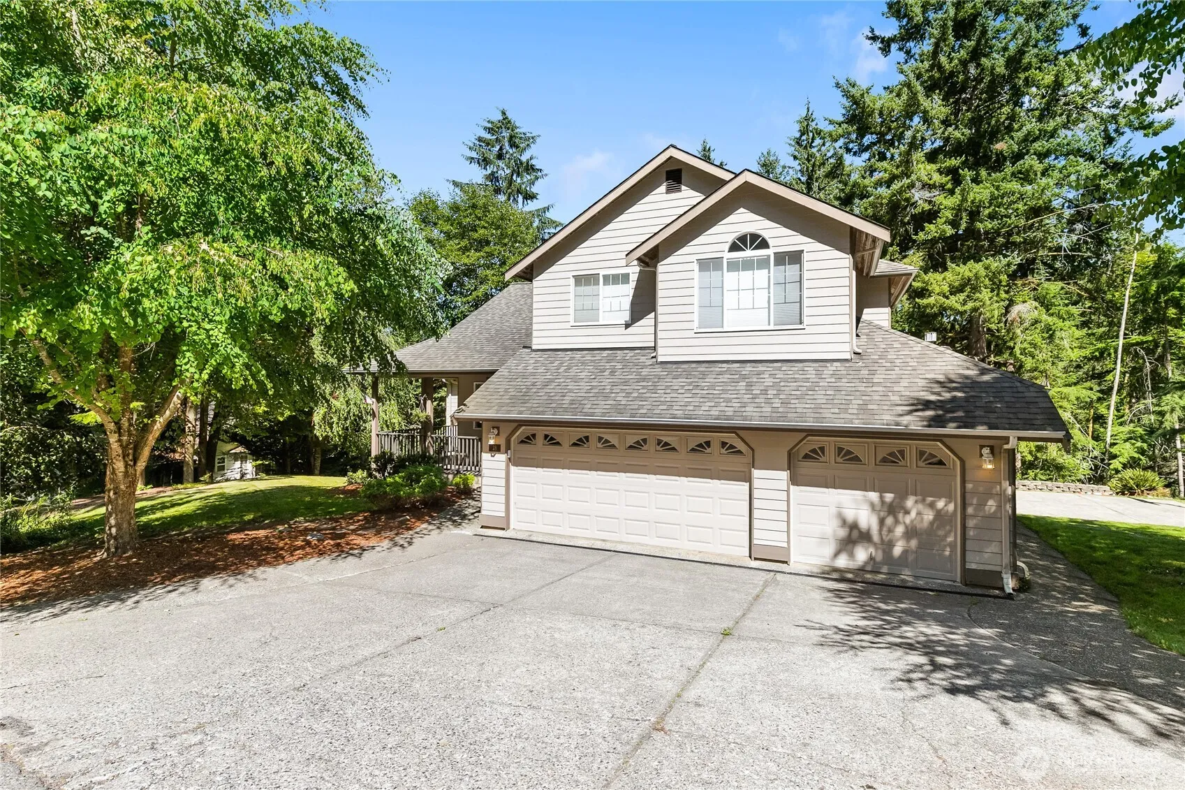 Property photo for 18 Sweetclover Circle, Bellingham photo 2