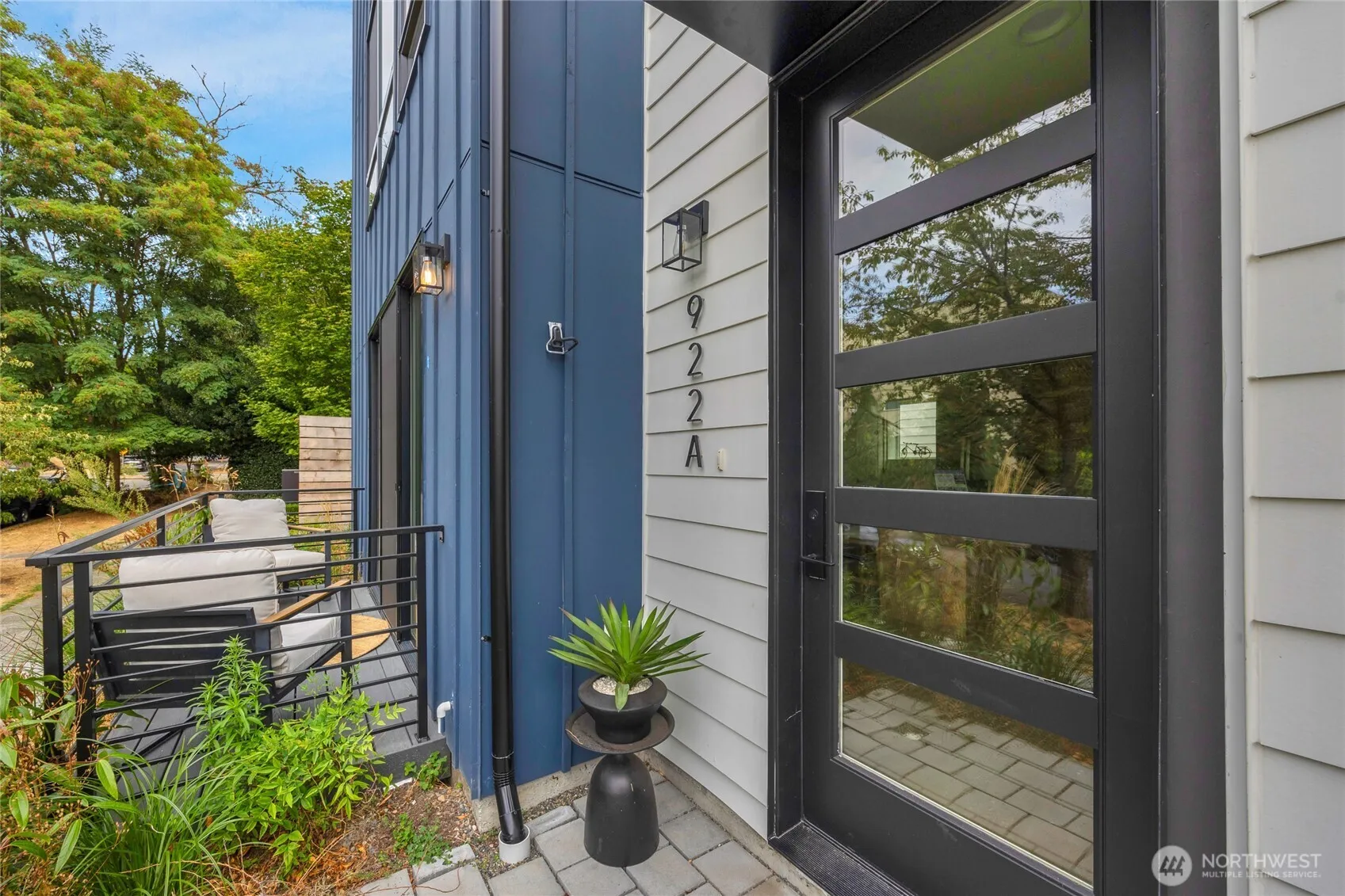 Property photo for 922 16th Avenue #a, Seattle photo 4