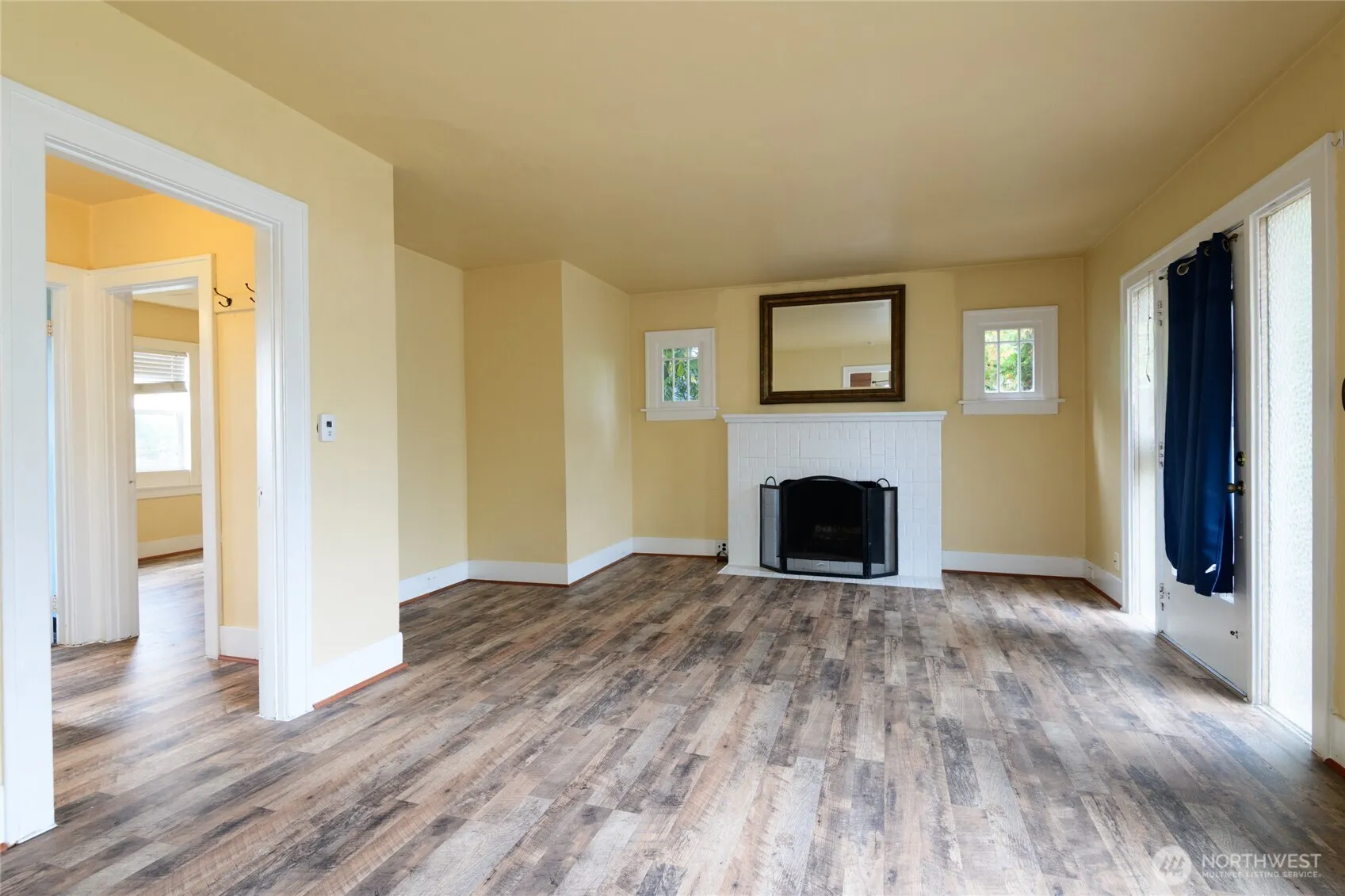 Property photo for 4038 34th Avenue Sw, Seattle photo 3