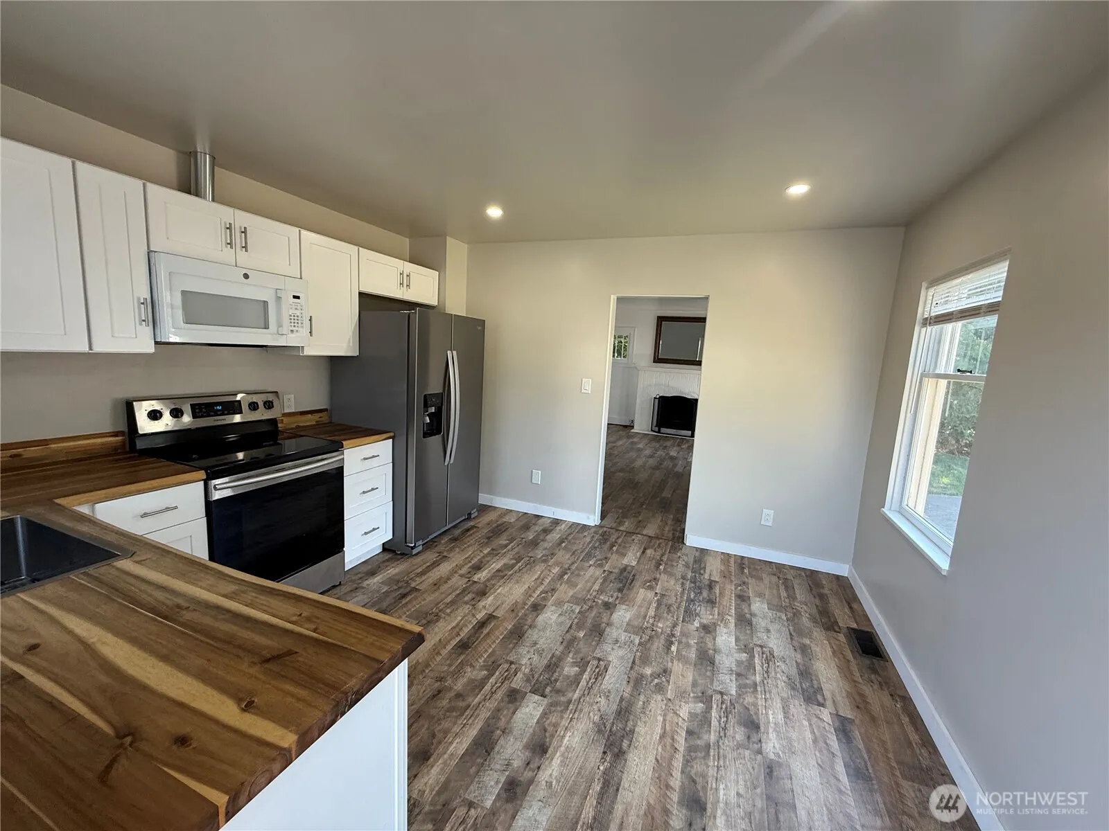 Property photo for 4038 34th Avenue Sw, Seattle photo 5