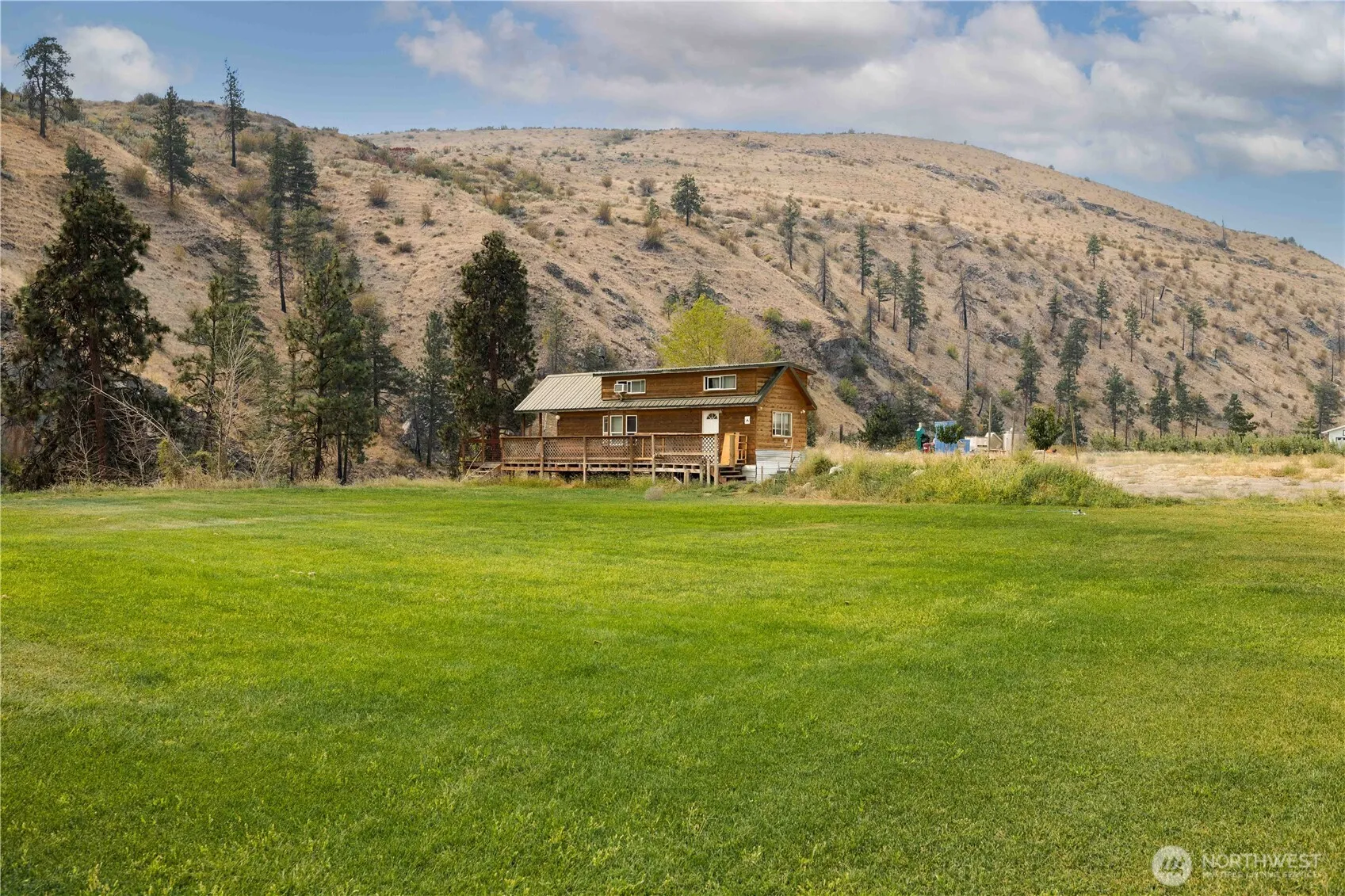 Property photo for 385 Highway 153, Pateros photo 5