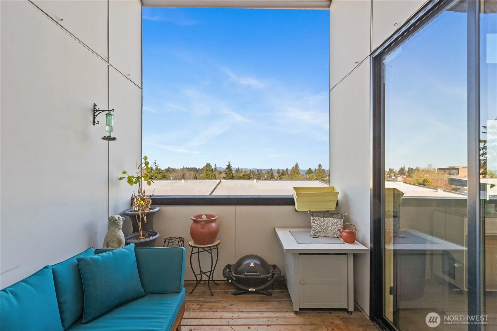 Property photo for 3219 California Avenue Sw #a, Seattle