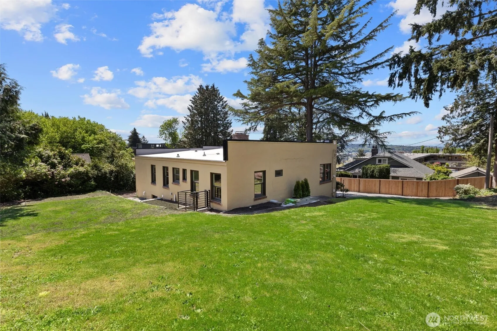 Property photo for 130 Nw 56th Street, Seattle photo 3