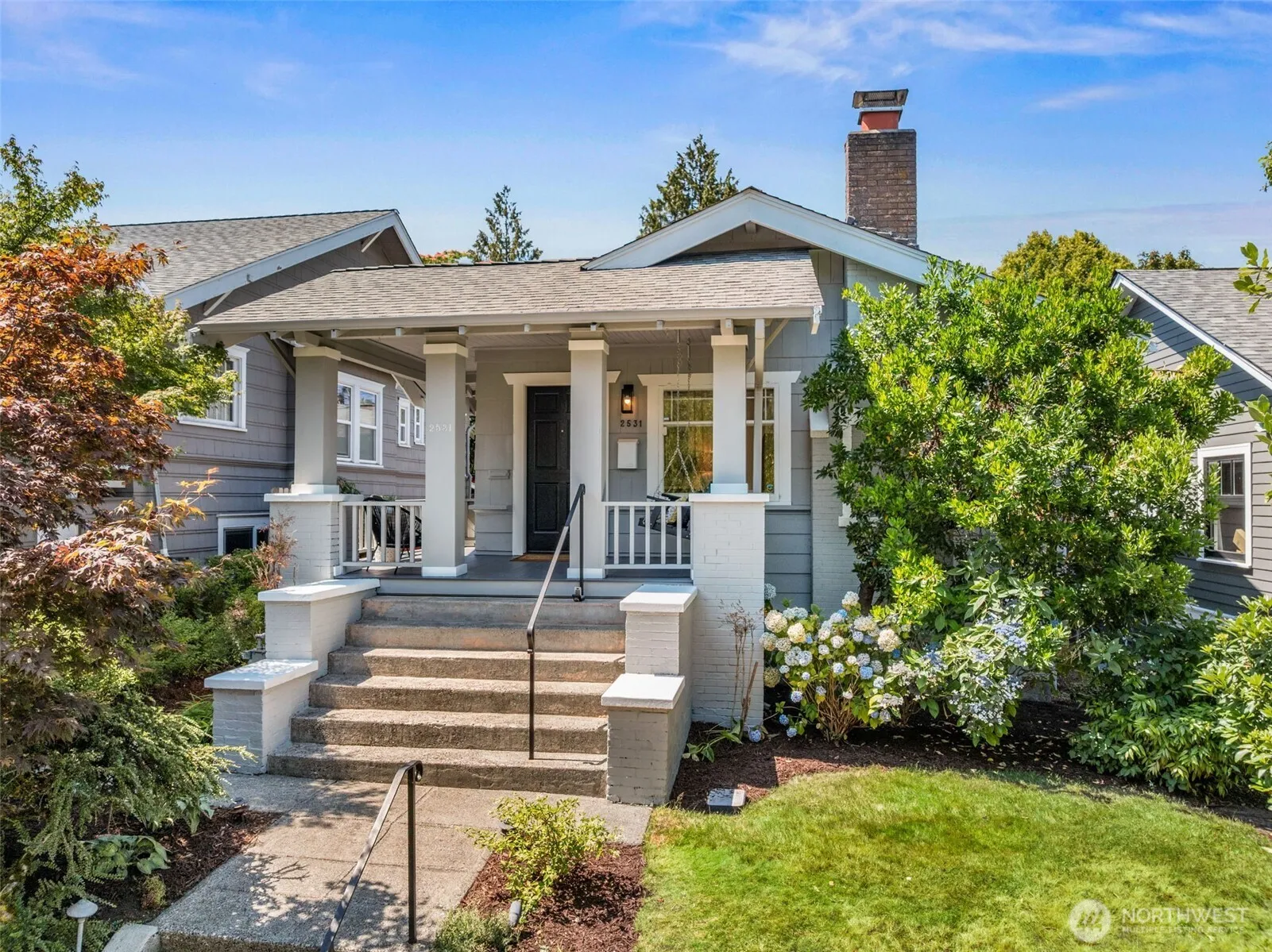 Property photo for 2531 1st Avenue N, Seattle photo 3