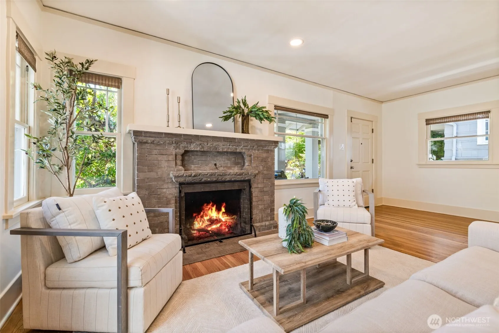 Property photo for 2531 1st Avenue N, Seattle photo 5