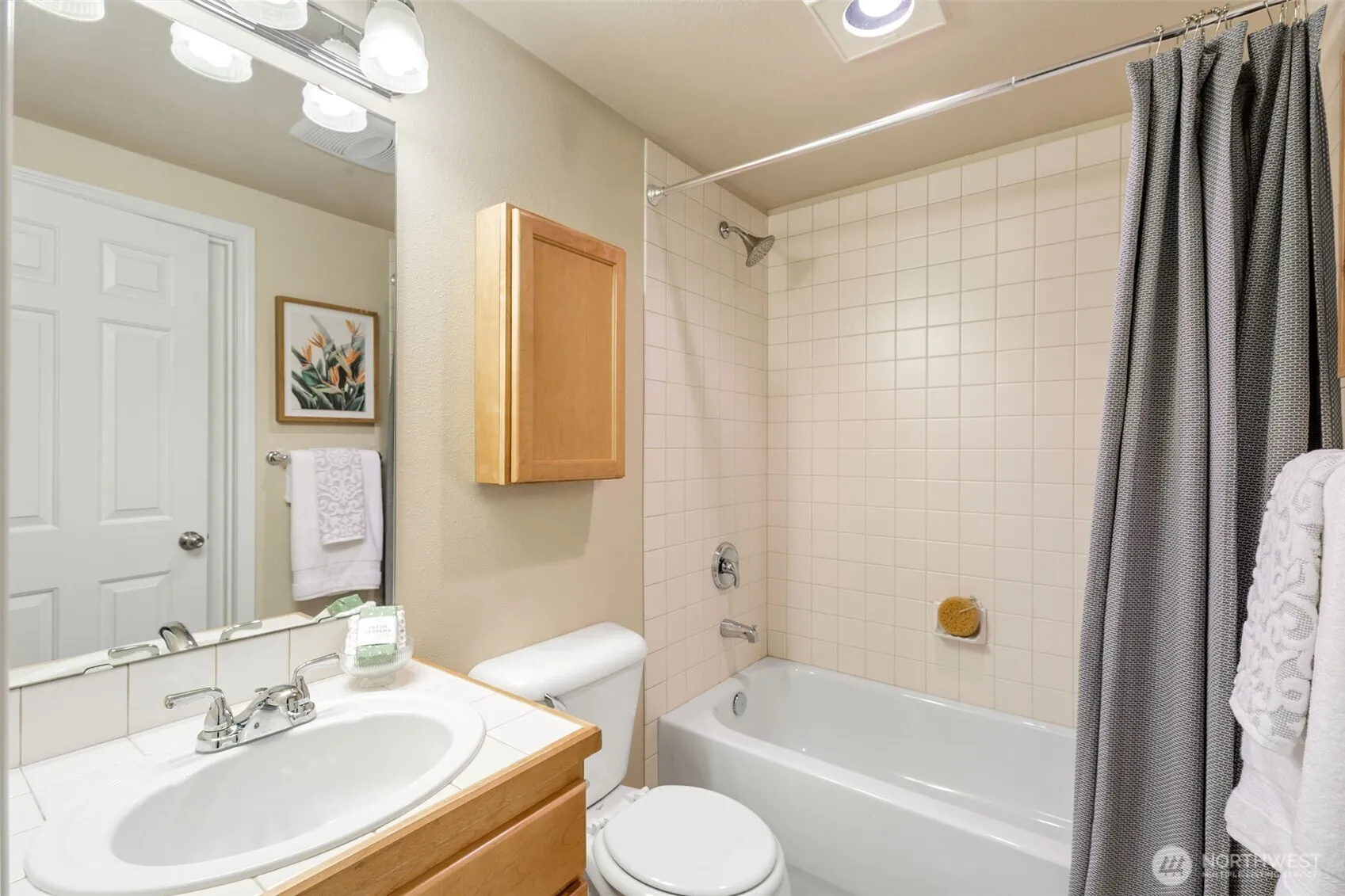 Property photo for 11209 Greenwood Avenue N #a, Seattle photo 5