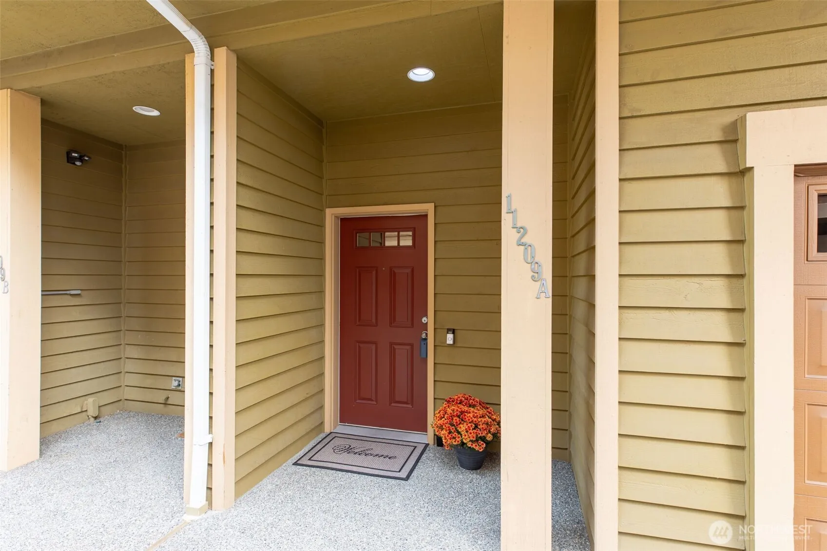Property photo for 11209 Greenwood Avenue N #a, Seattle photo 2