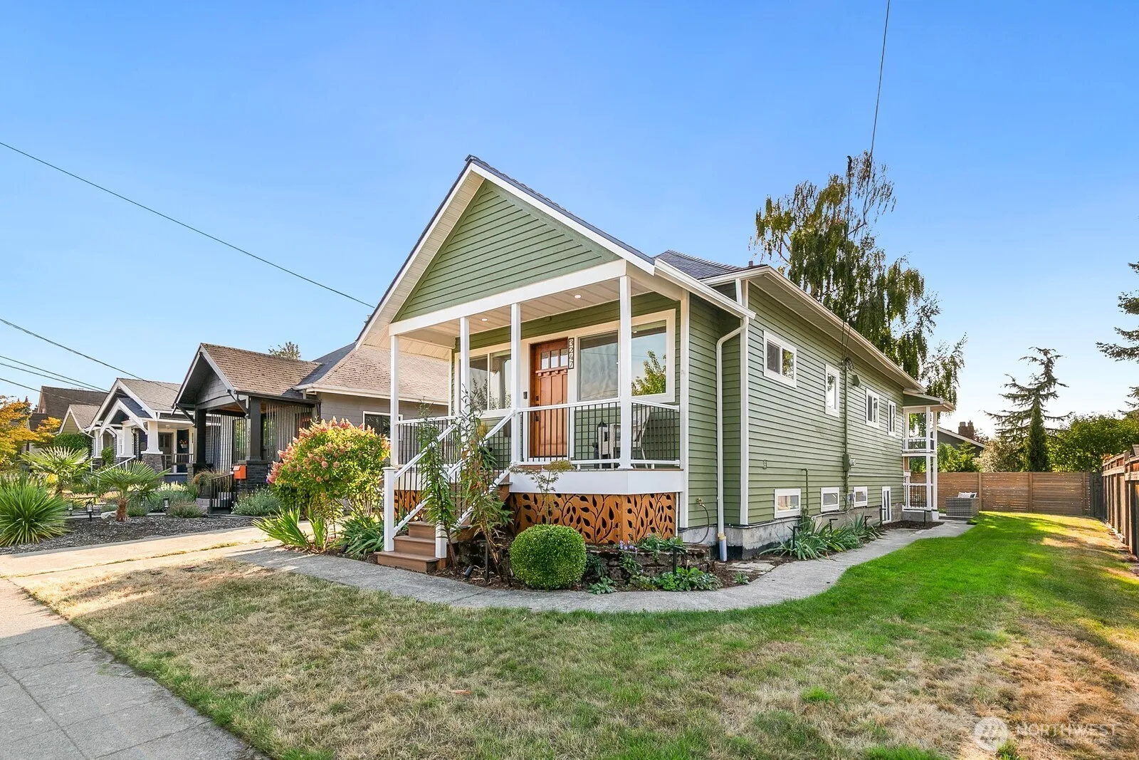 Property photo for 3247 Walnut Ave Sw, Seattle photo 4