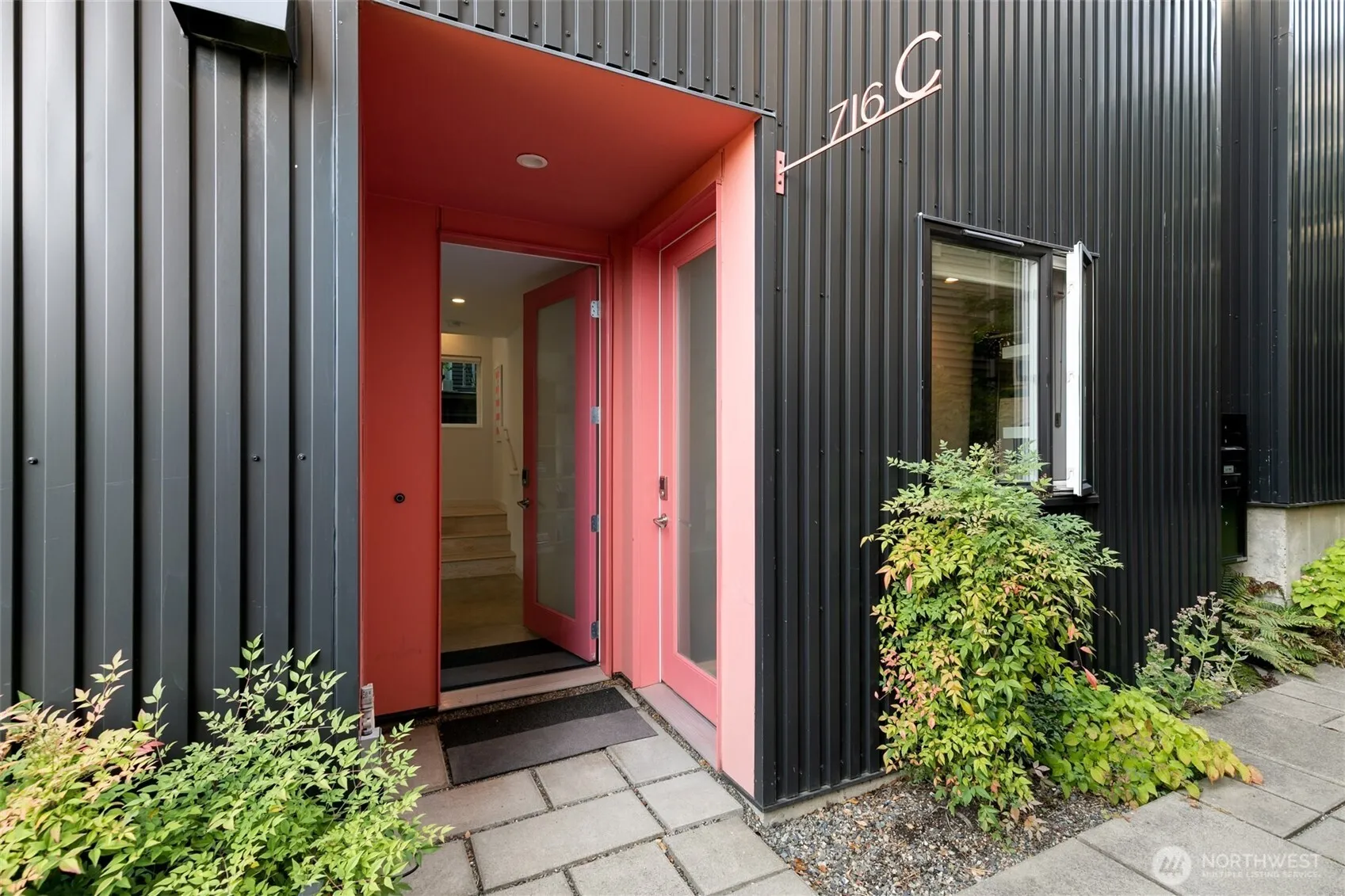 Property photo for 716 16th Avenue #unit C, Seattle photo 2