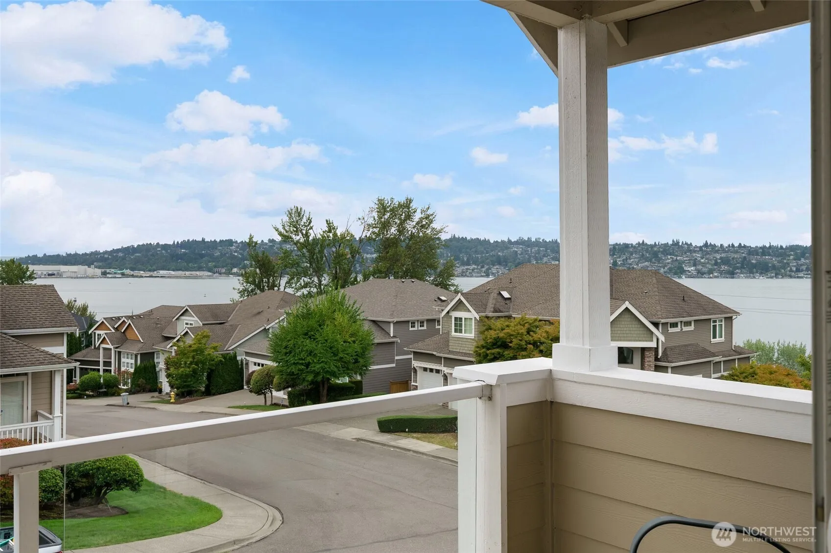 Property photo for 1008 N 27th Place, Renton photo 3