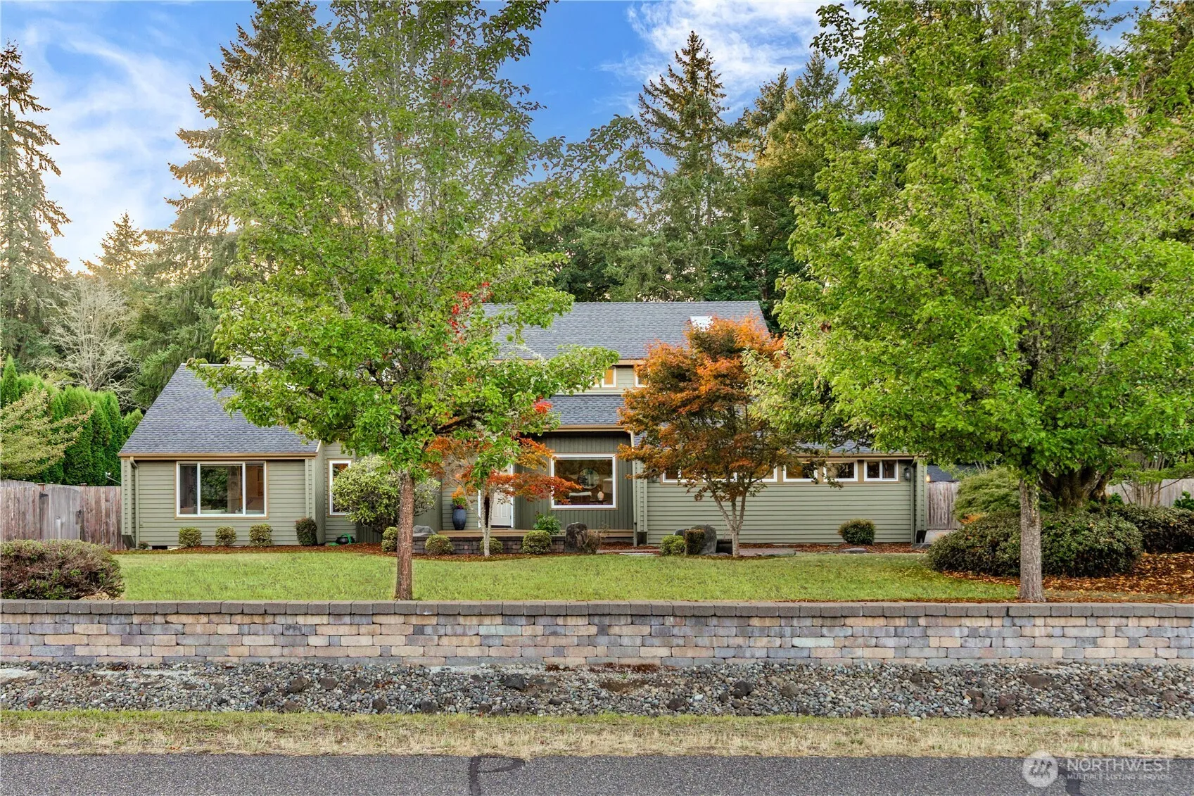 Property photo for 4001 Foxhall Drive Ne, Olympia photo 3