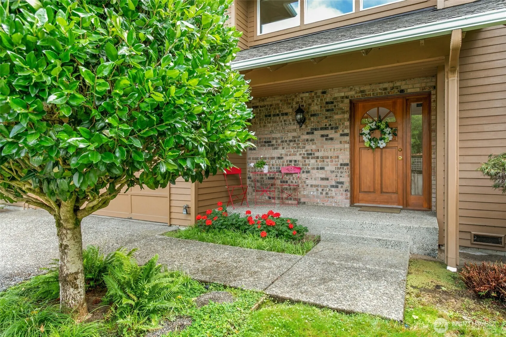 Property photo for 6218 113th Place Se, Bellevue photo 2