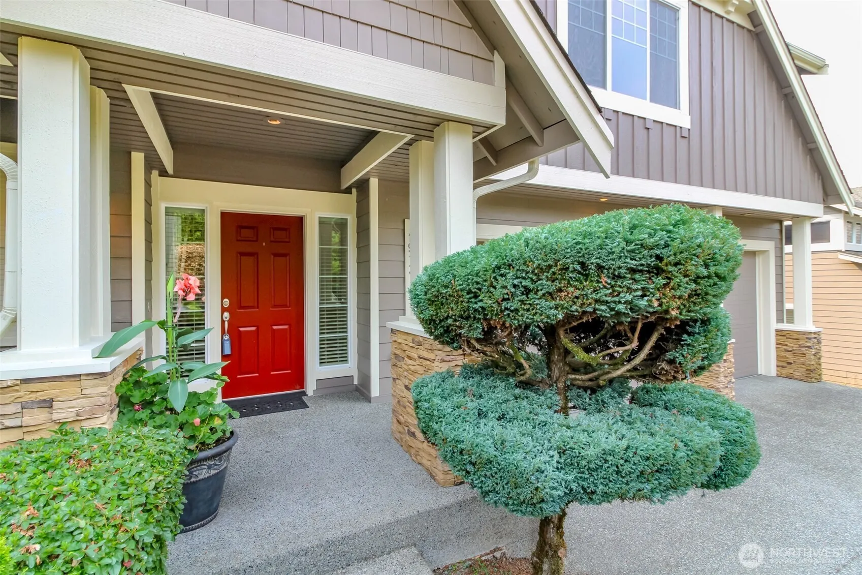 Property photo for 1913 Ne 32nd Street, Renton photo 2