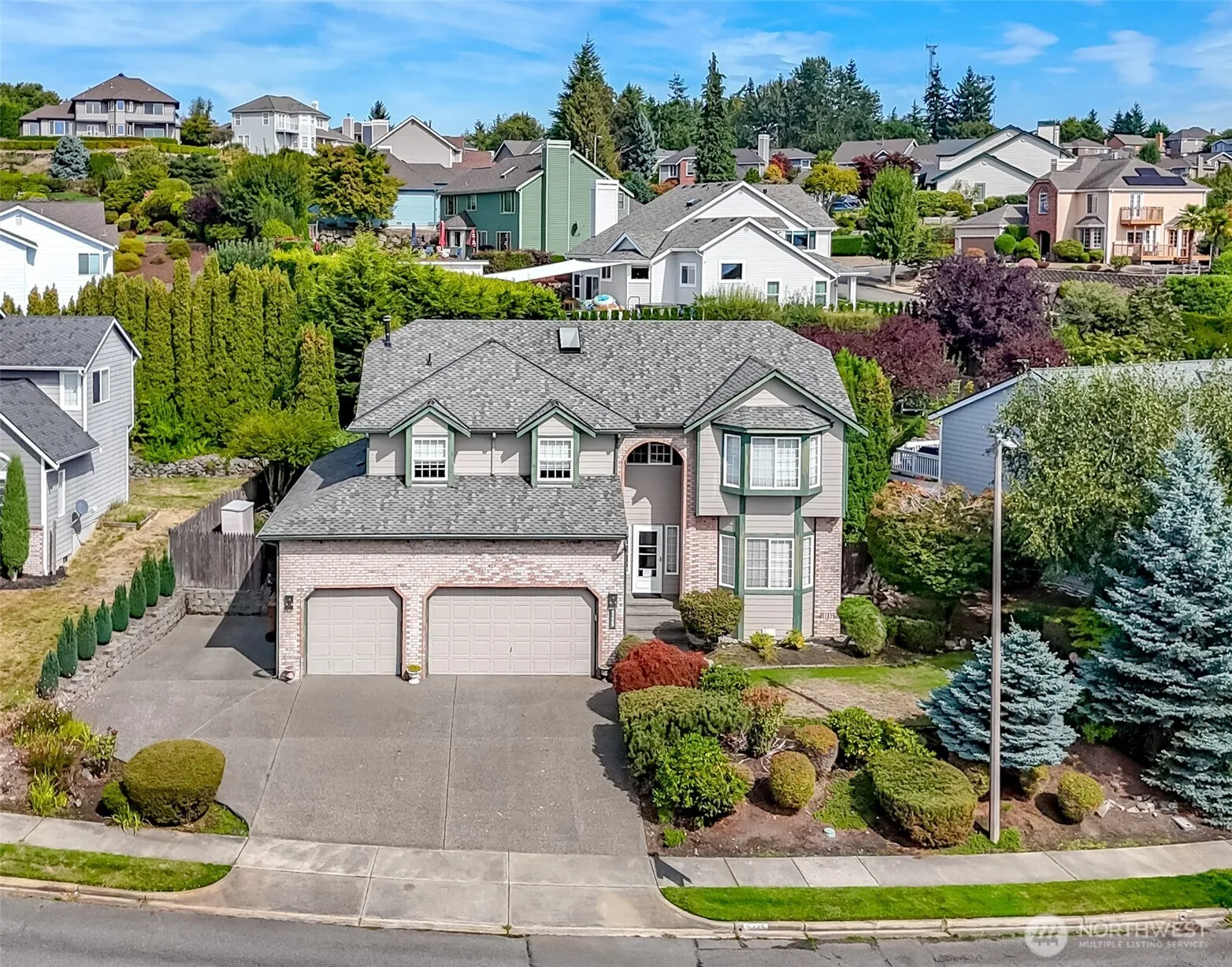 Property photo for 5225 Ridge Dr Ne, Tacoma photo 2