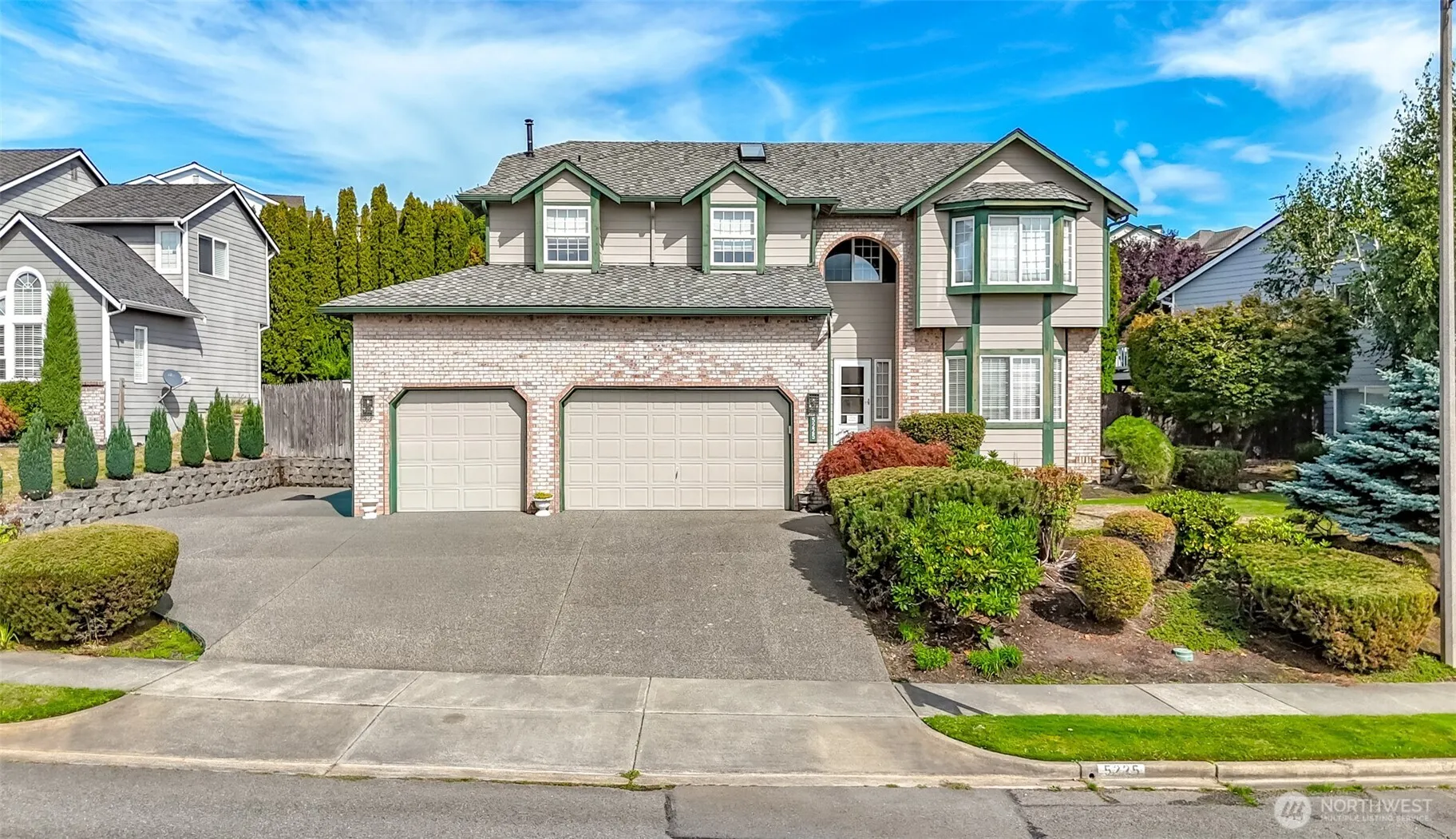 Property photo for 5225 Ridge Dr Ne, Tacoma