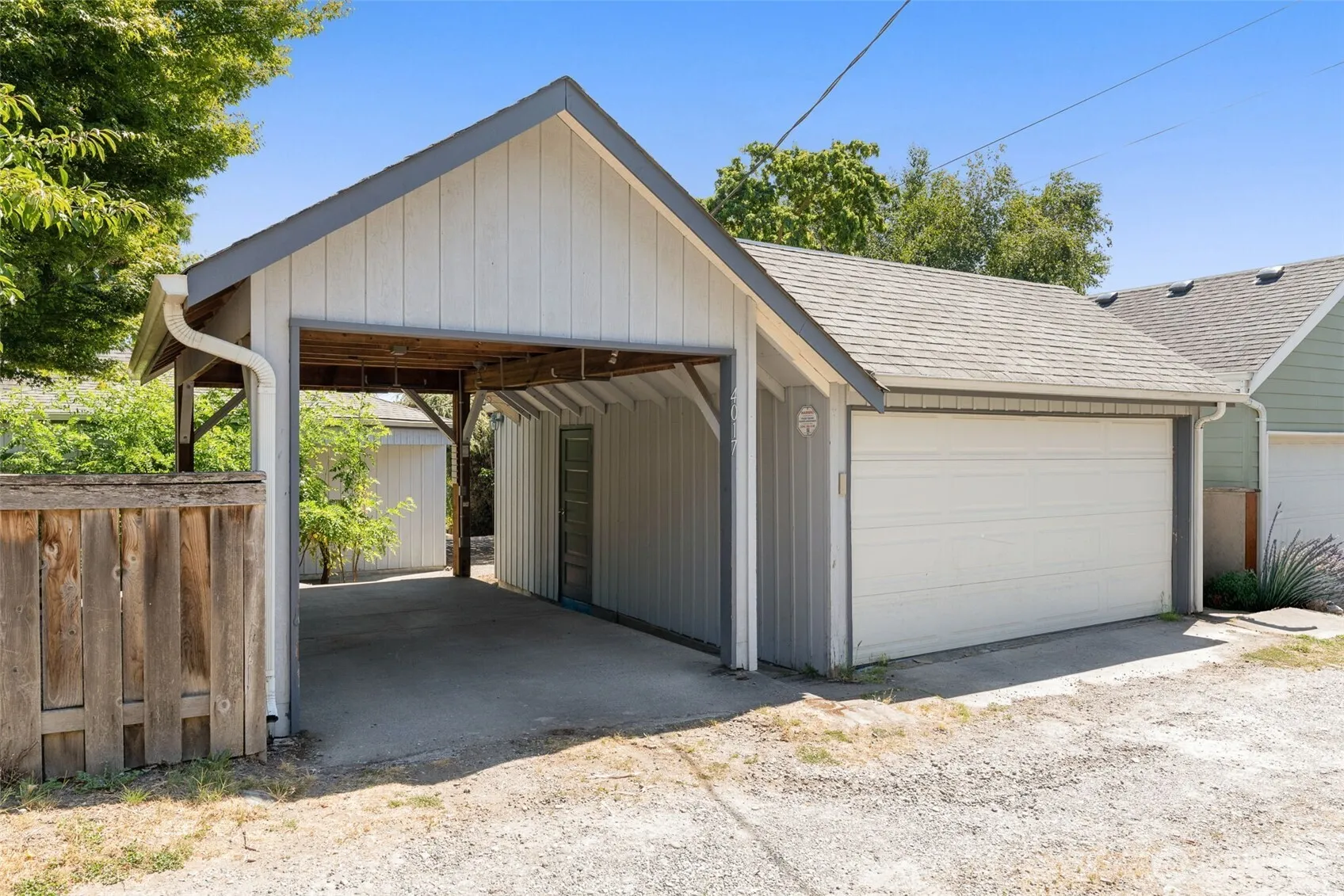 Property photo for 4017 39th Avenue Sw, Seattle photo 4