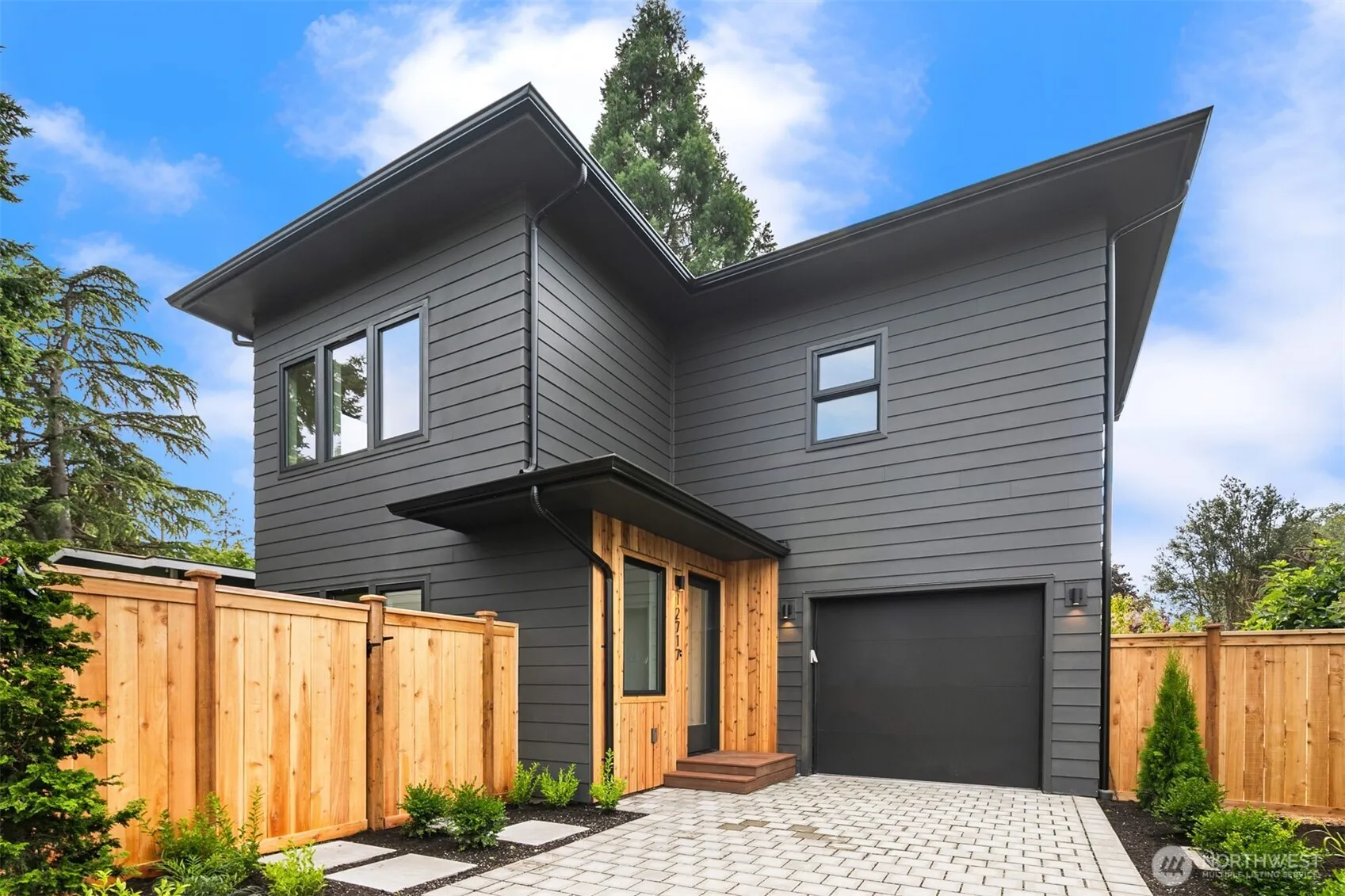 Property photo for 12717 Dayton Avenue N, Seattle photo 2