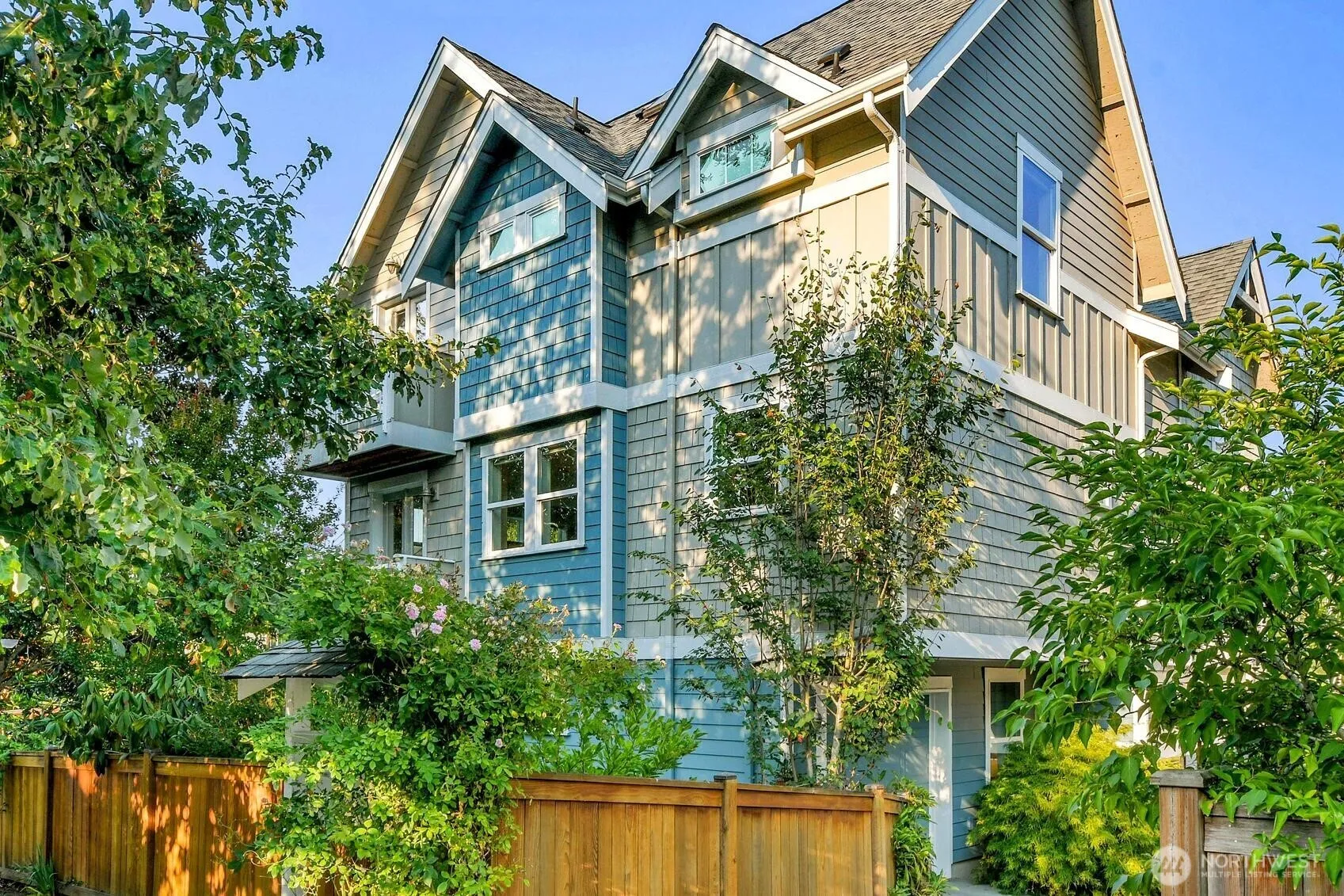 Property photo for 1828 27th Avenue #b, Seattle