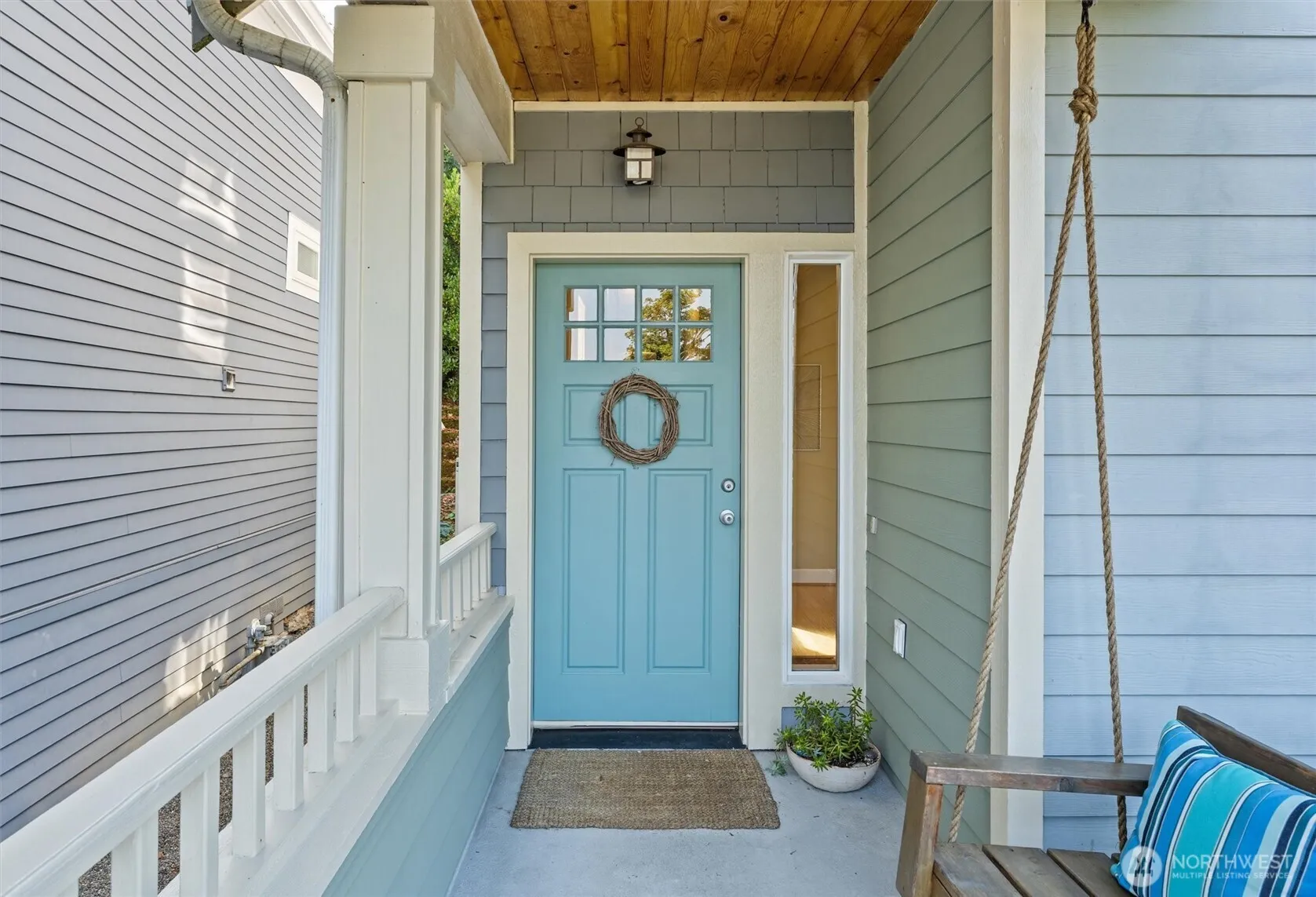 Property photo for 445 26th Avenue E, Seattle photo 2